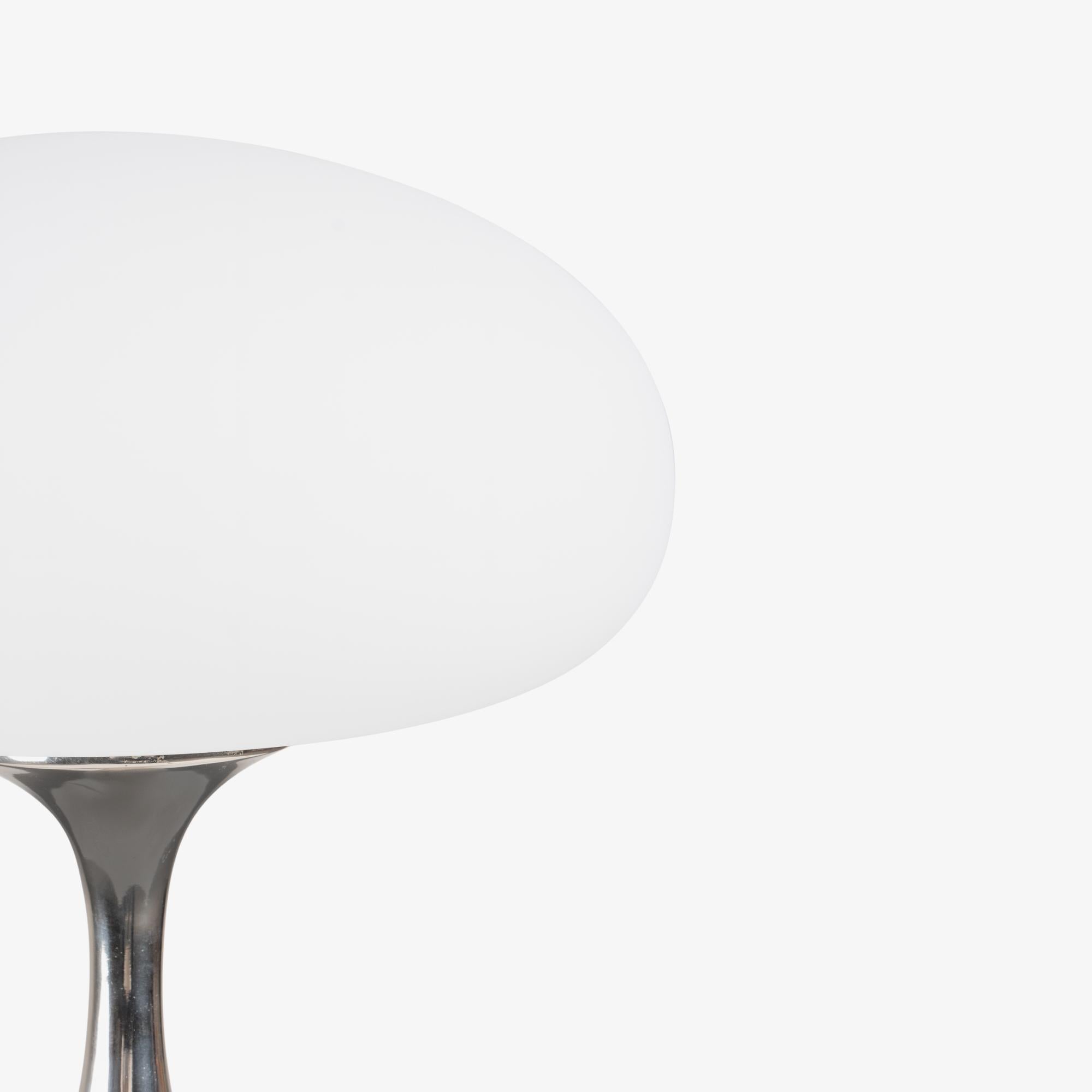 Mushroom Table Lamp by Laurel Lamp Company in Polished Chrome In Good Condition In Stamford, CT