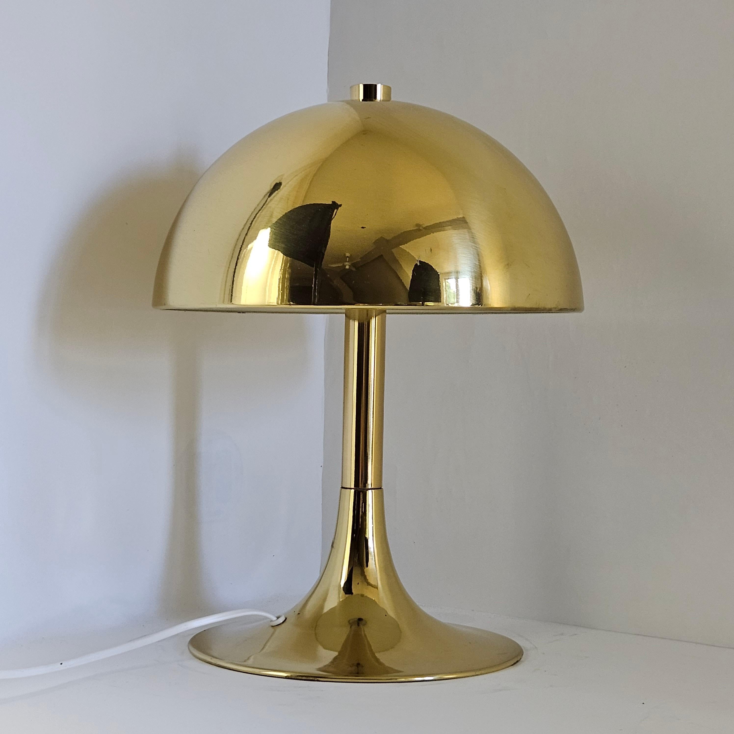 Mid-Century Modern Mushroom Table Lamp in Brass, Italy 1970's For Sale