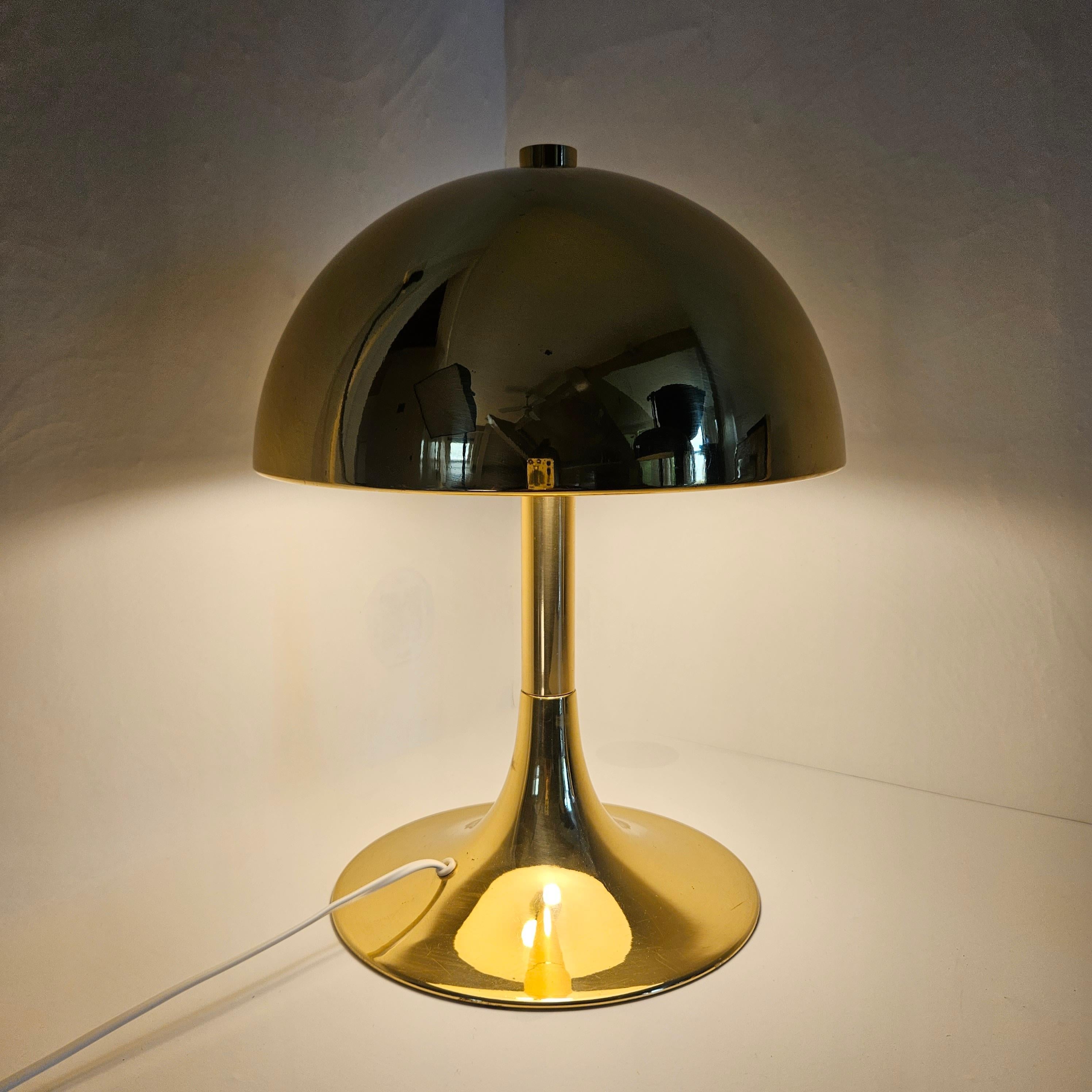 Italian Mushroom Table Lamp in Brass, Italy 1970's For Sale