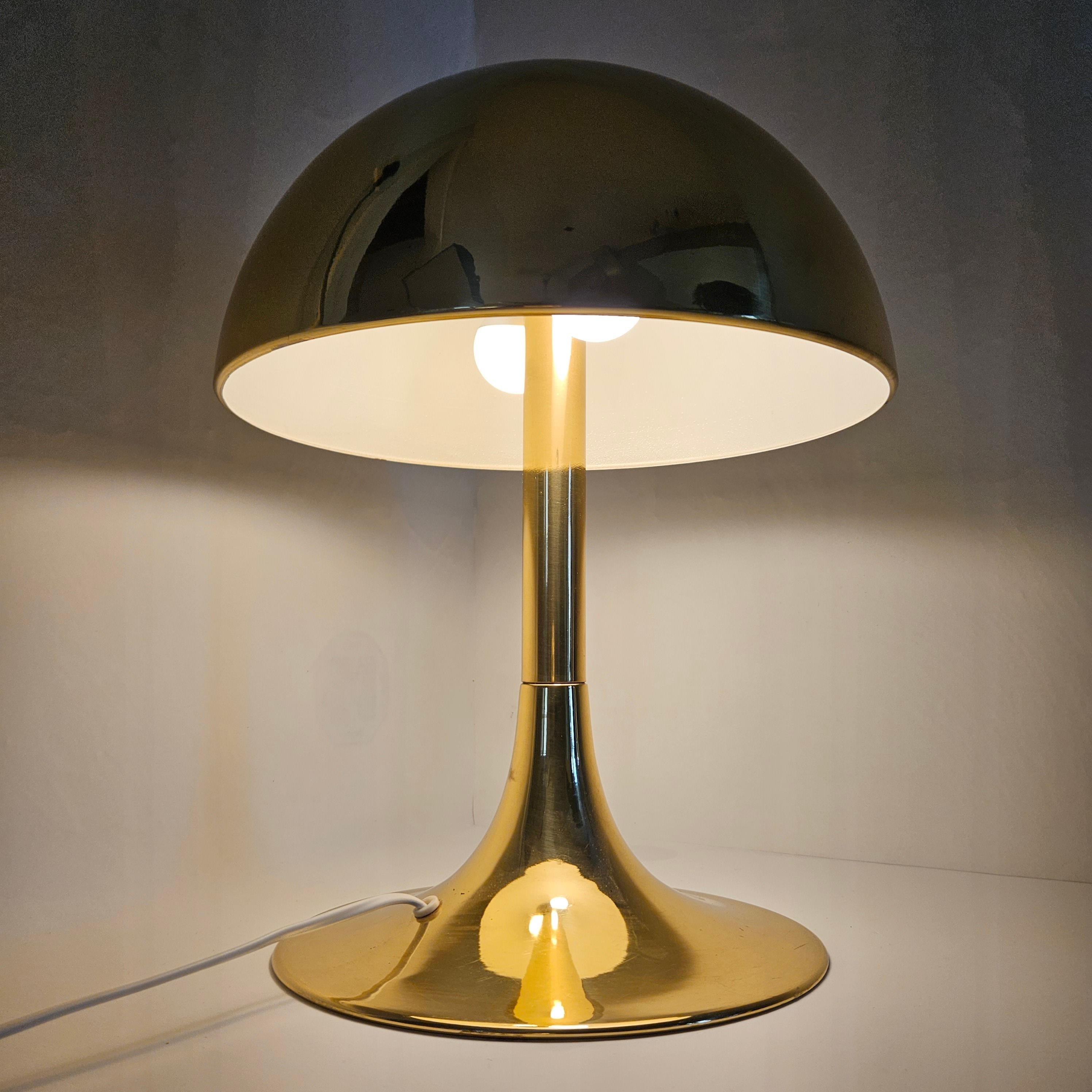 Mushroom Table Lamp in Brass, Italy 1970's In Good Condition For Sale In Oud Beijerland, NL