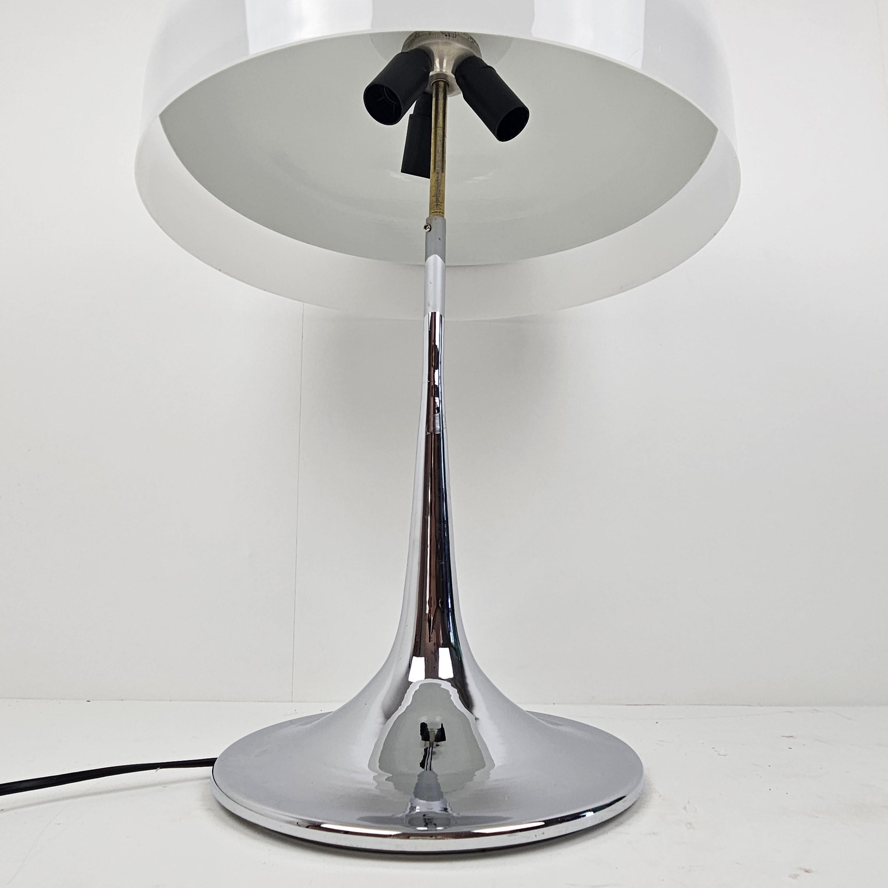 Lampe de table champignon en chrome, Italie, années 1970 Bon état - En vente à Oud Beijerland, NL