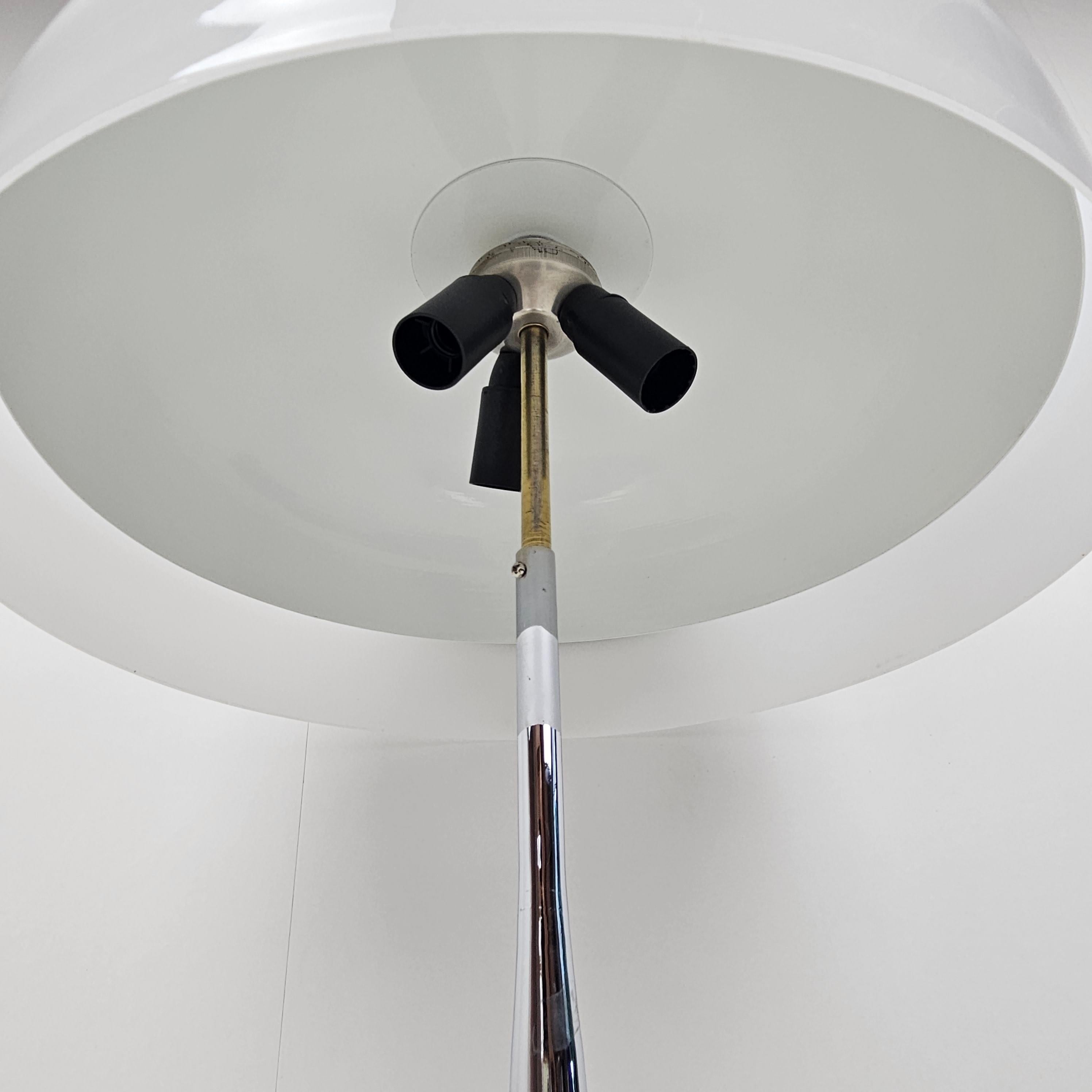 Fin du 20e siècle Lampe de table champignon en chrome, Italie, années 1970 en vente
