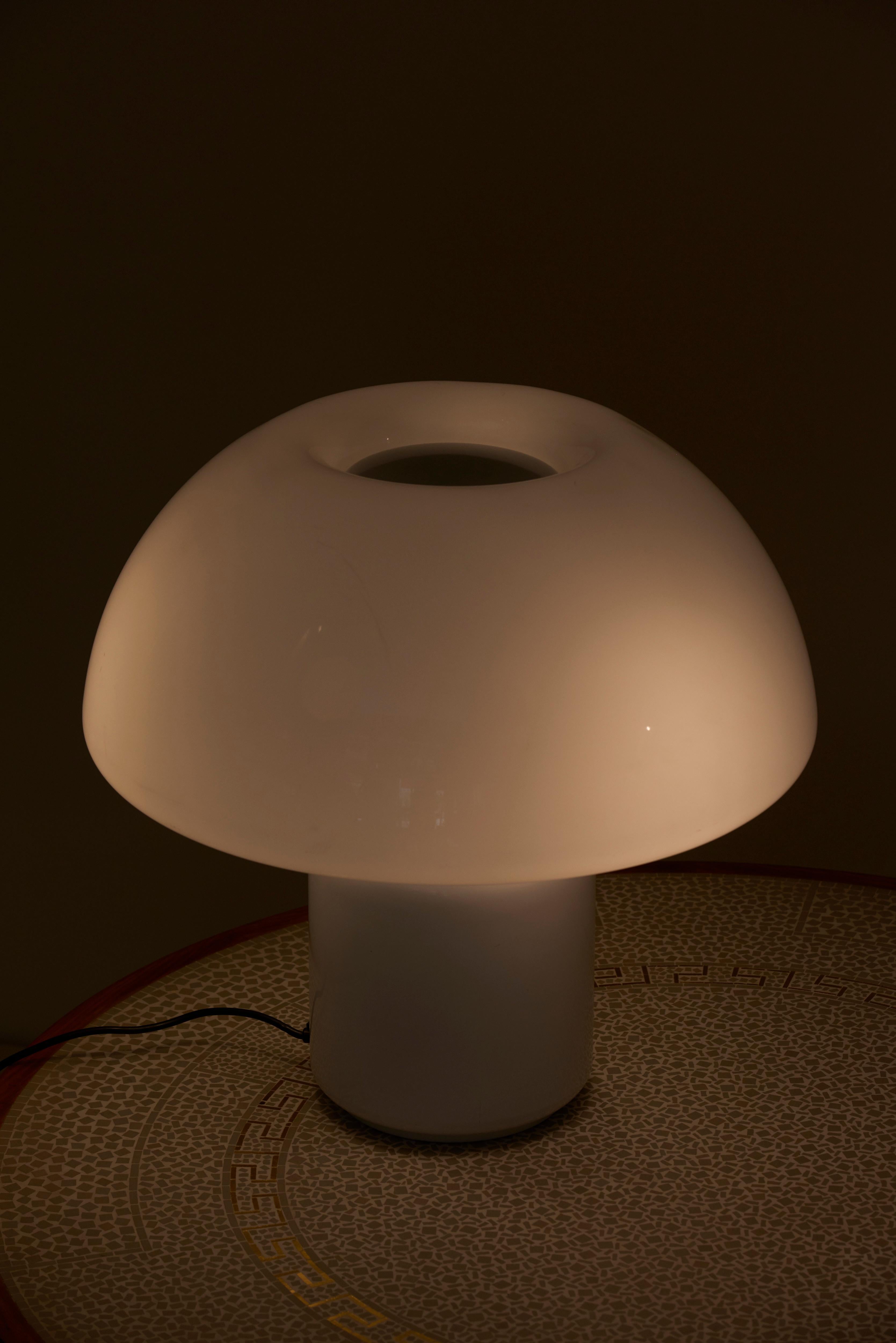 Mushroom Table Lamp Mod. 625 by Elio Martinelli for Martinelli Luce, Italy In Good Condition In Berlin, DE