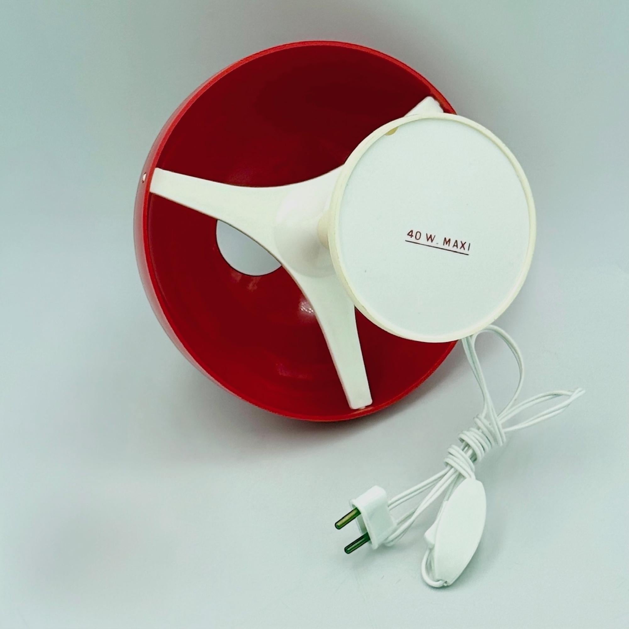 Pilz-Tischlampe, roter und elfenbeinfarbener Kunststoff, Space Age Italien, 1970er im Angebot 5