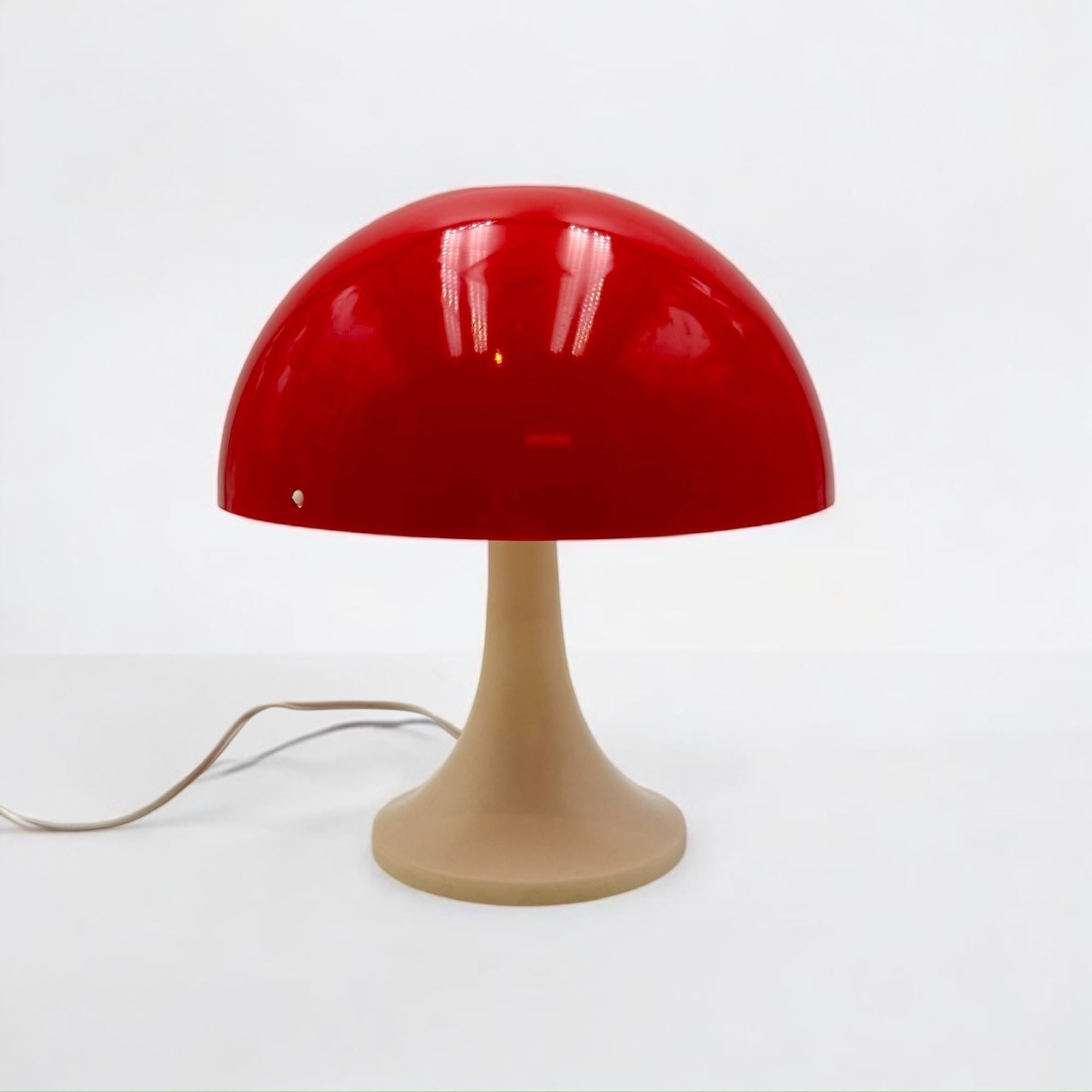 Pilz-Tischlampe, roter und elfenbeinfarbener Kunststoff, Space Age Italien, 1970er im Angebot 6