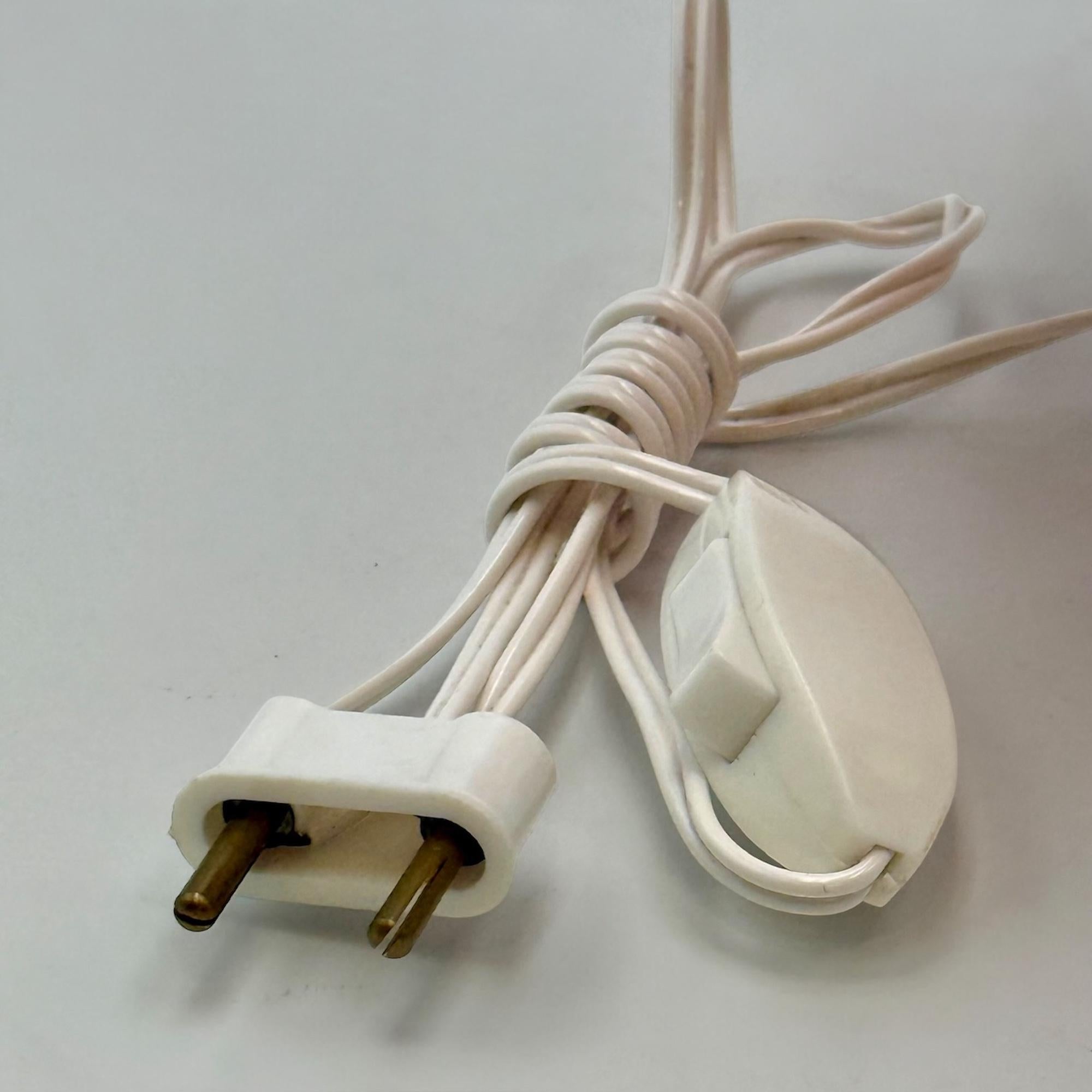 Pilz-Tischlampe, roter und elfenbeinfarbener Kunststoff, Space Age Italien, 1970er im Angebot 2