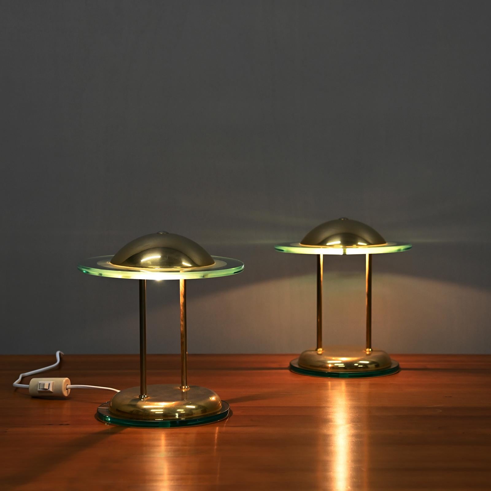 Mid-Century Modern Lampes de table champignons en laiton et verre par Herda de style Memphis en vente