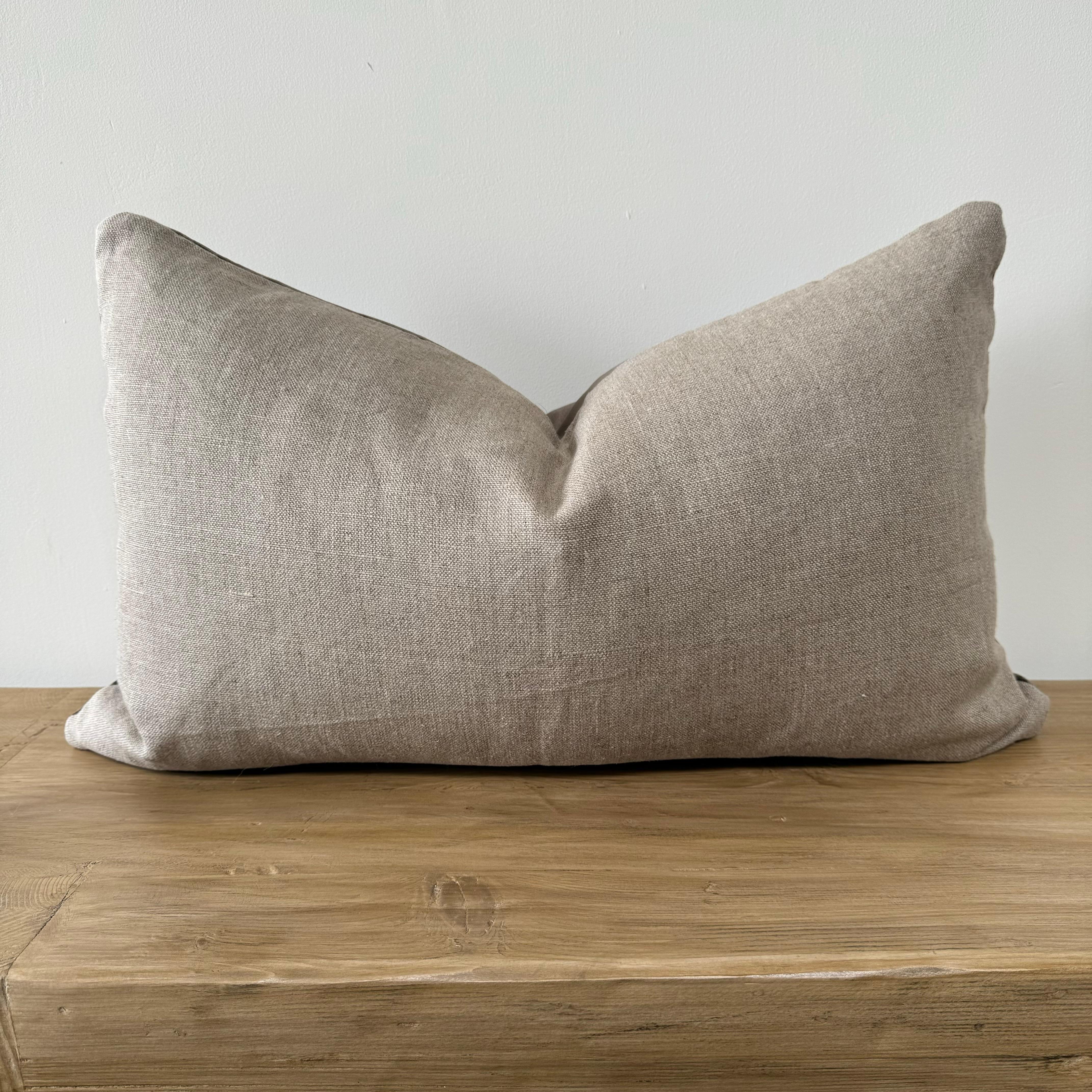 Cuscino lombare in velluto vintage Mushroom in vendita 1