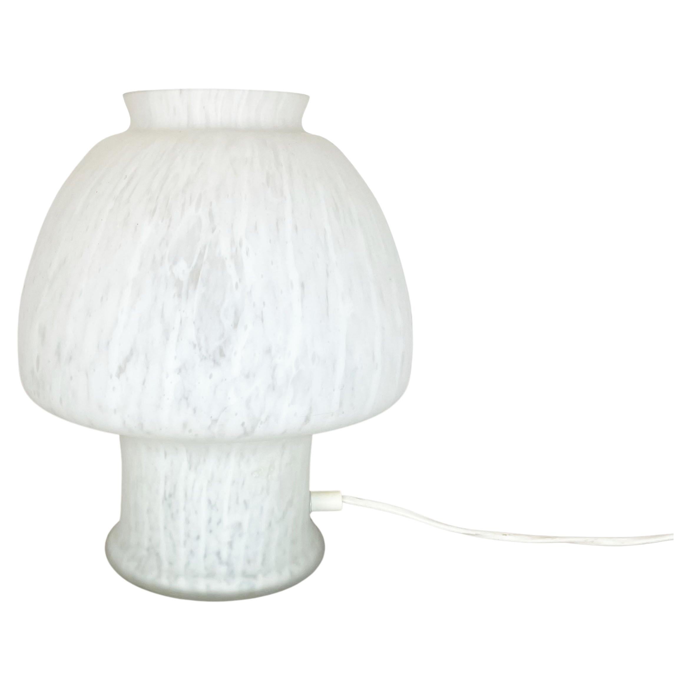 Lampe de bureau en verre blanc « Mushroom » fabriquée par Hustadt Lights, Allemagne, 1970