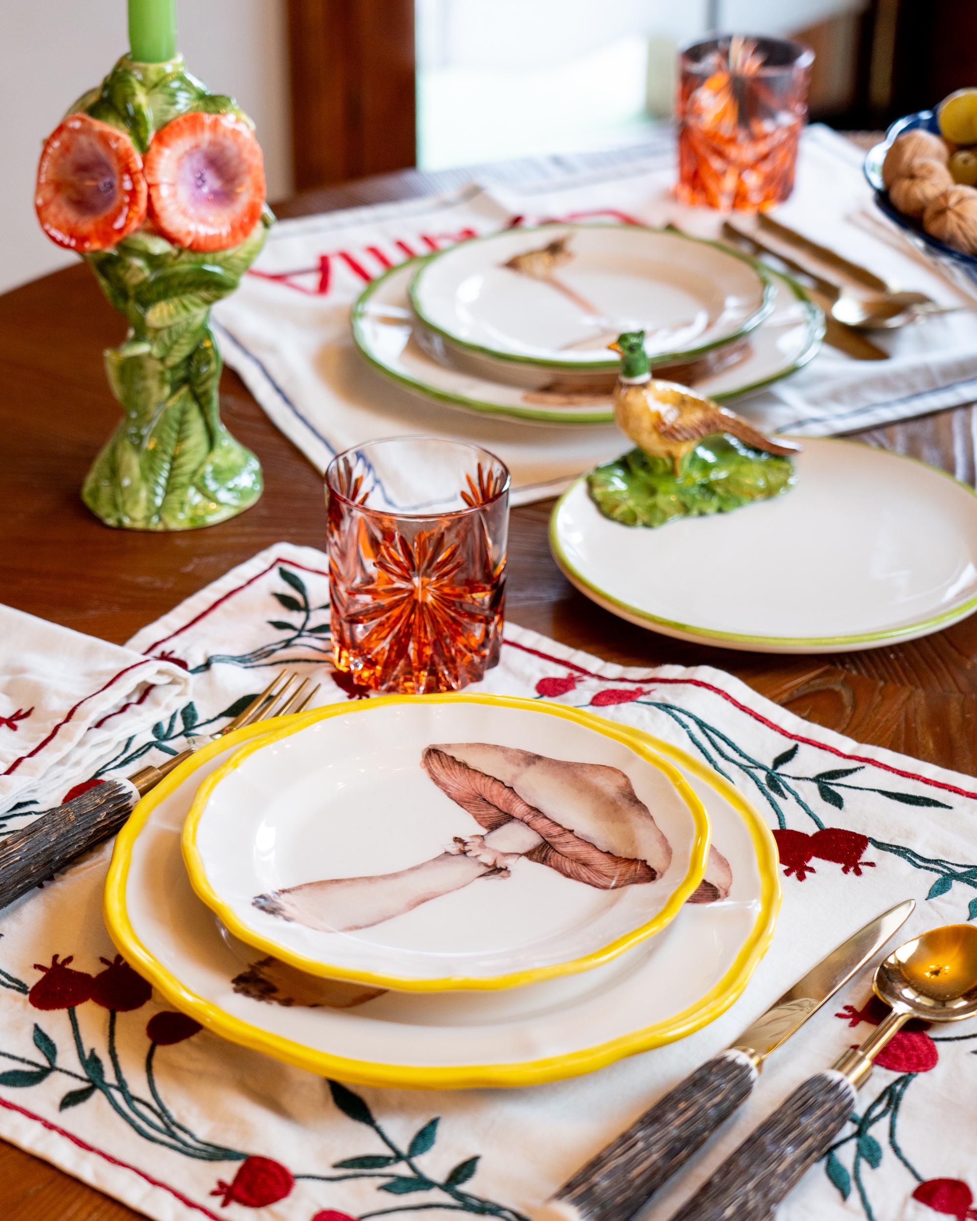 Moderne Assiette à champignons, fabriquée en Italie en vente