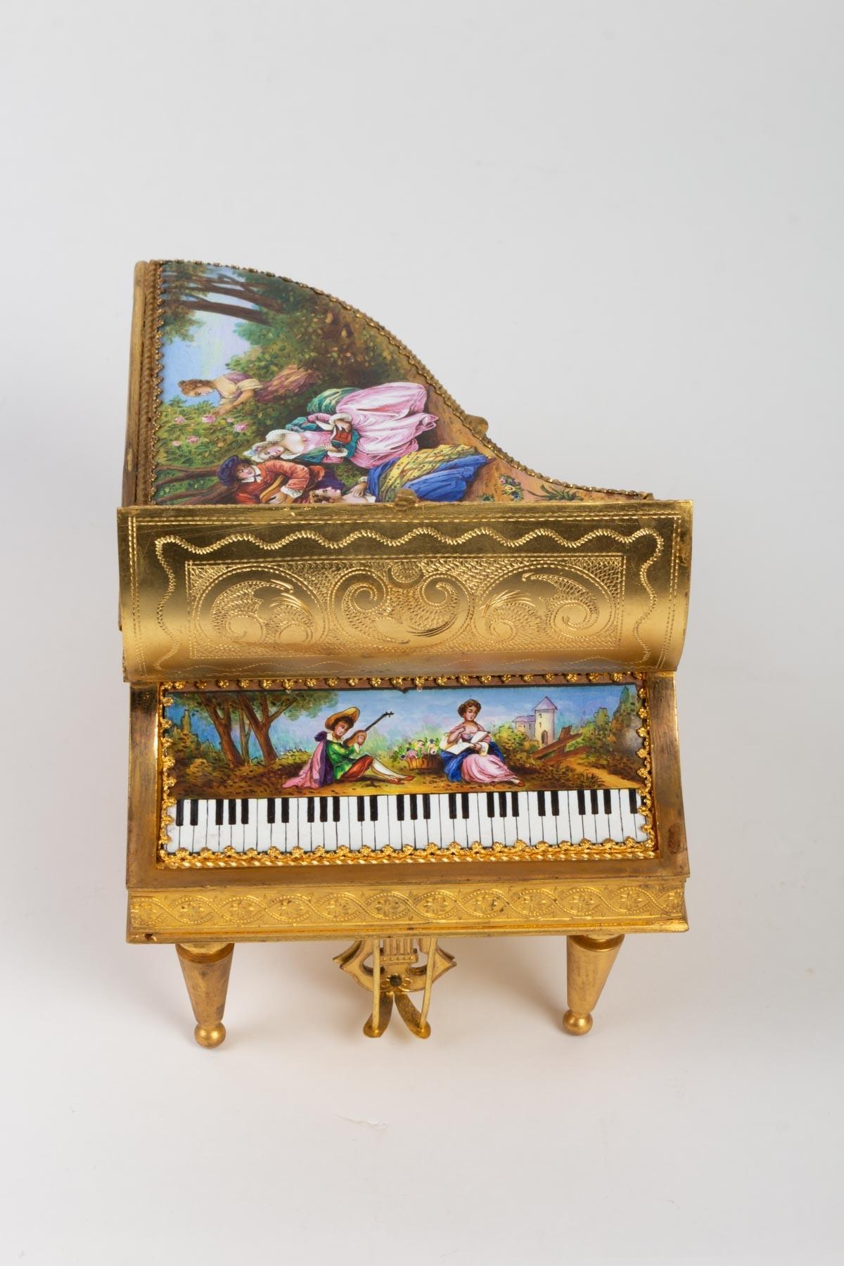 Music Box, Tail Piano, Austria, End of the 19th Century In Good Condition In Saint-Ouen, FR