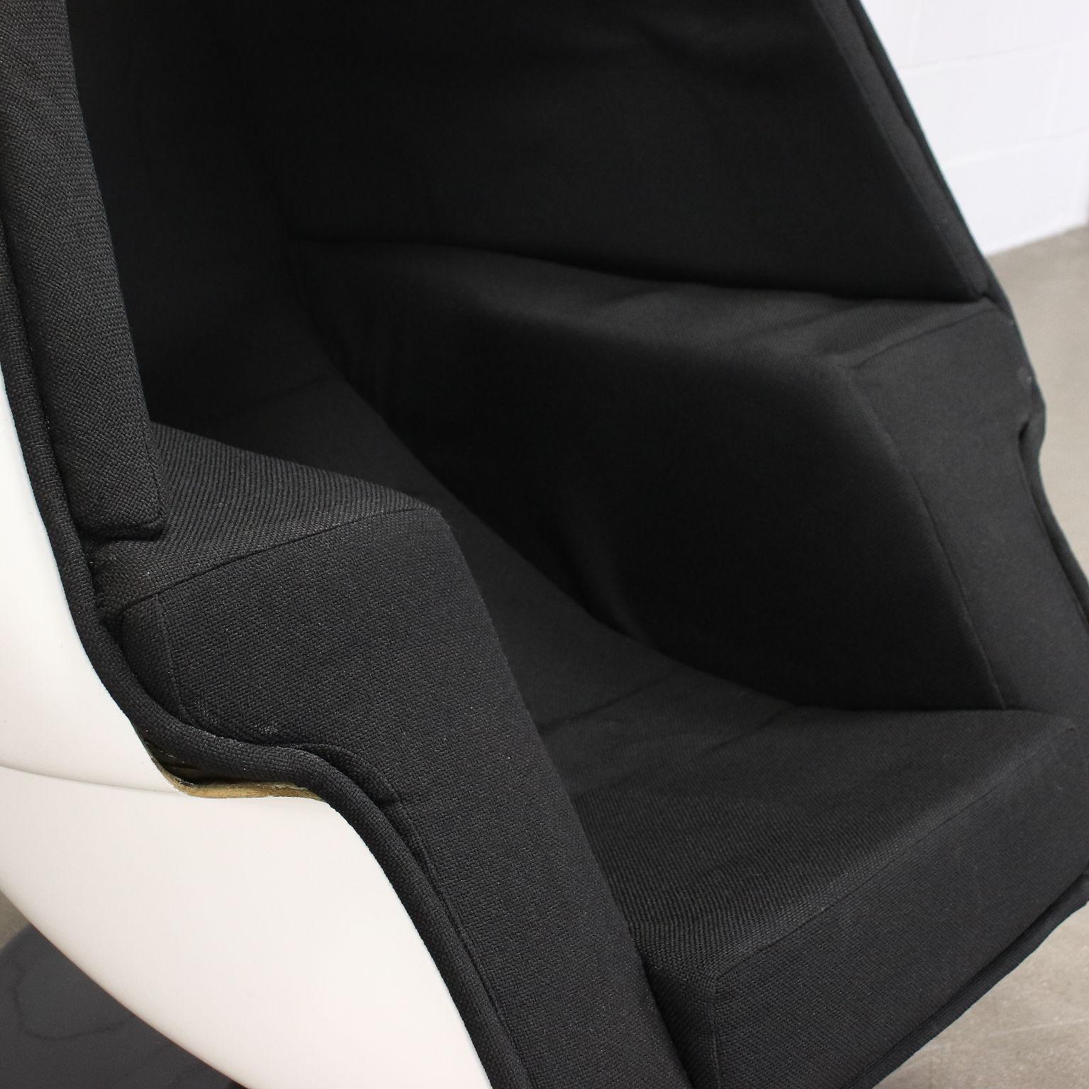 American 'Music Chair' Produced by Lee Co