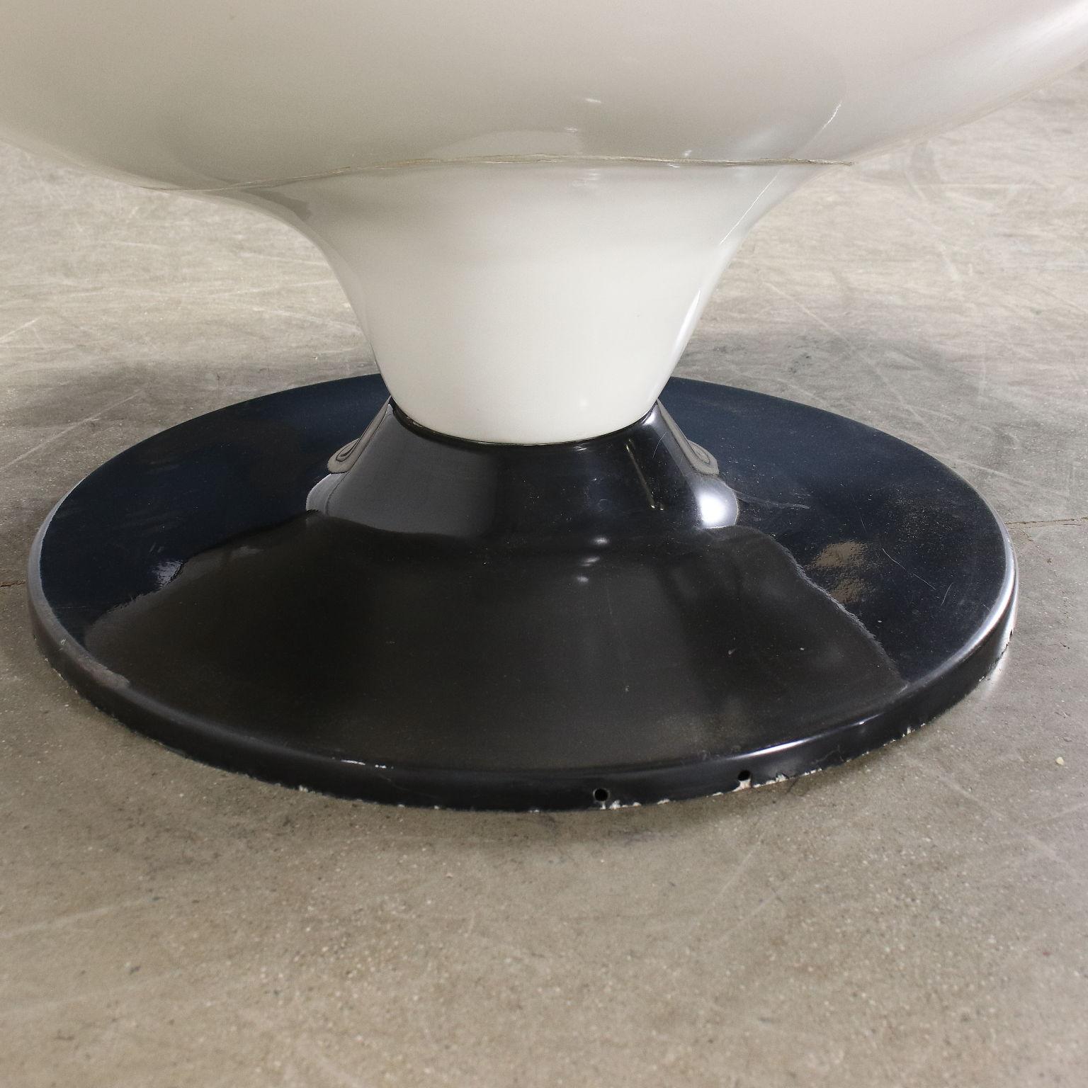 Metal 'Music Chair' Produced by Lee Co