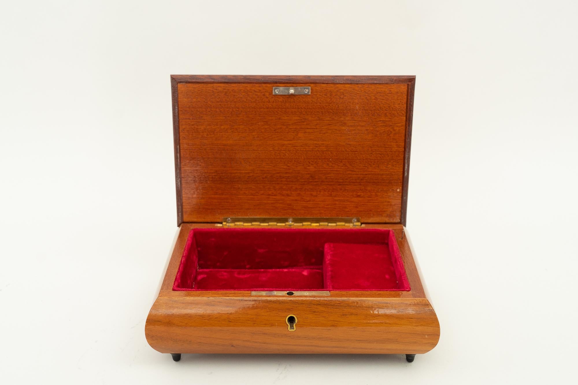 Music Play Box, Around 1960s, Made in Switzerland For Sale 2