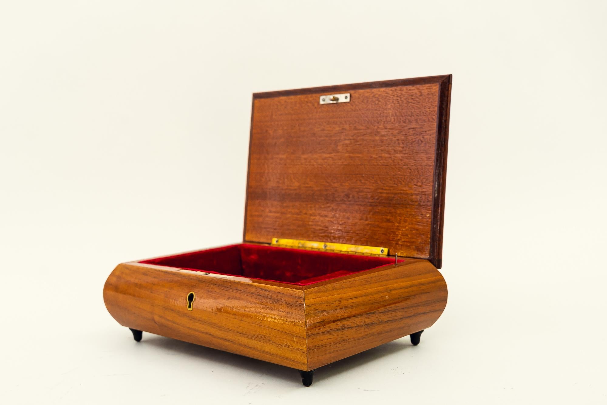 Music Play Box, Around 1960s, Made in Switzerland For Sale 5