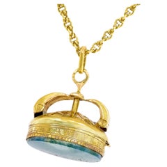Ciondolo musicale in agata 18k c1920s Francia