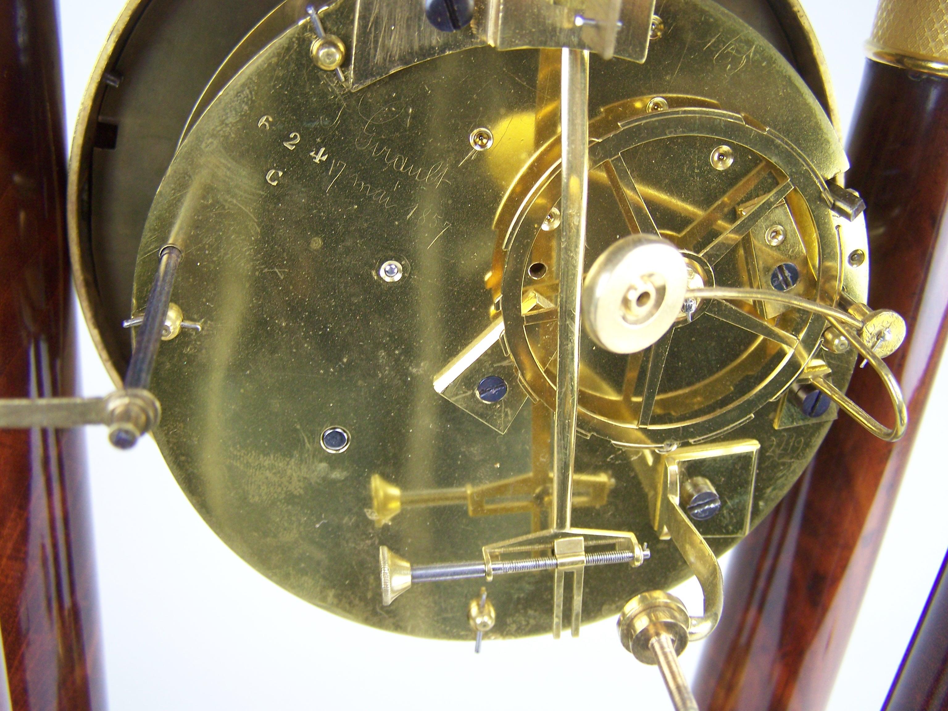 Horloge musicale avec échappement à roue à épingles et mécanisme musical linéaire à fusées en vente 6