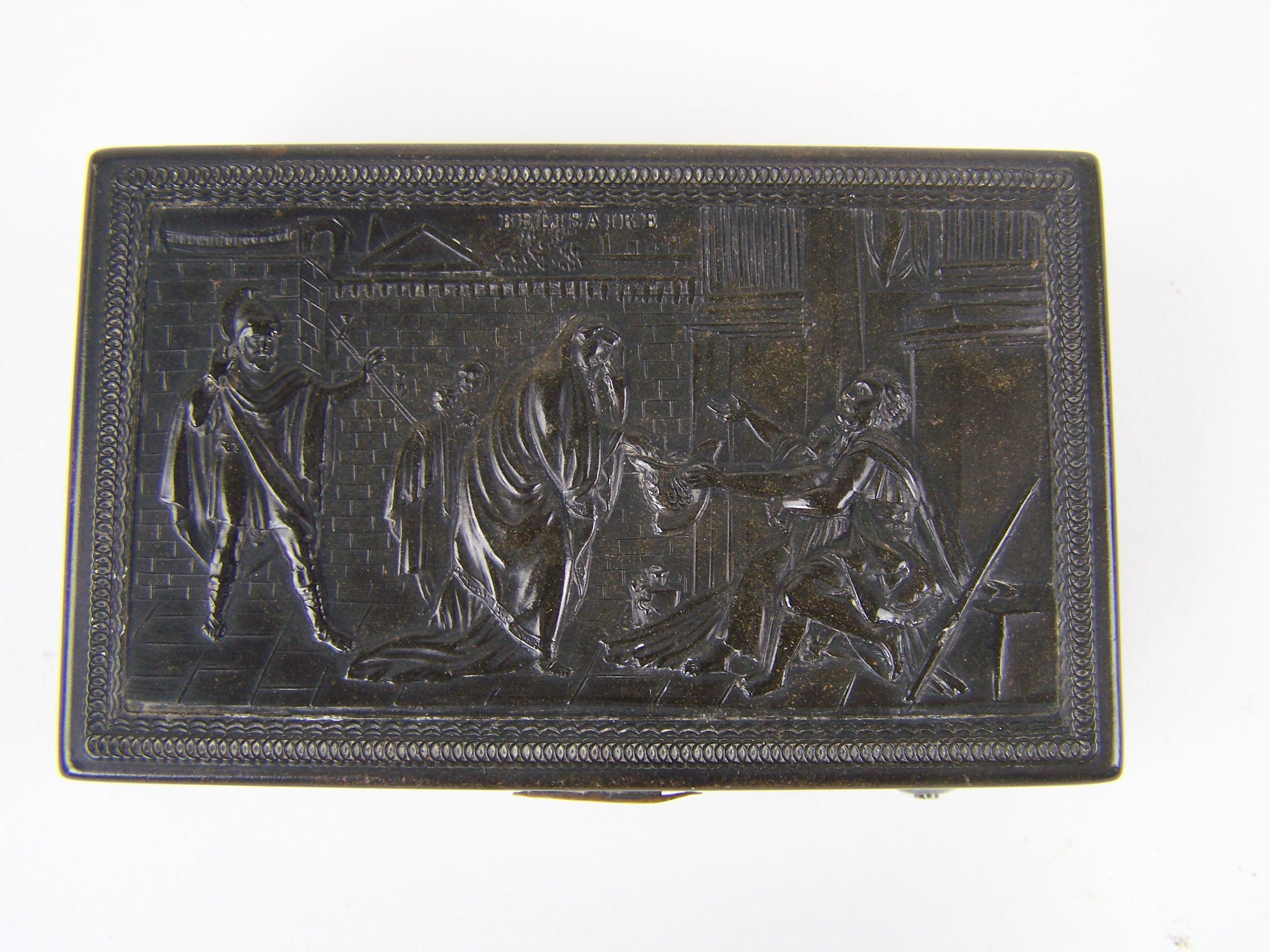 Early Victorian Musical Snuff Box Playing 2 Tunes with historical decor to the lid For Sale
