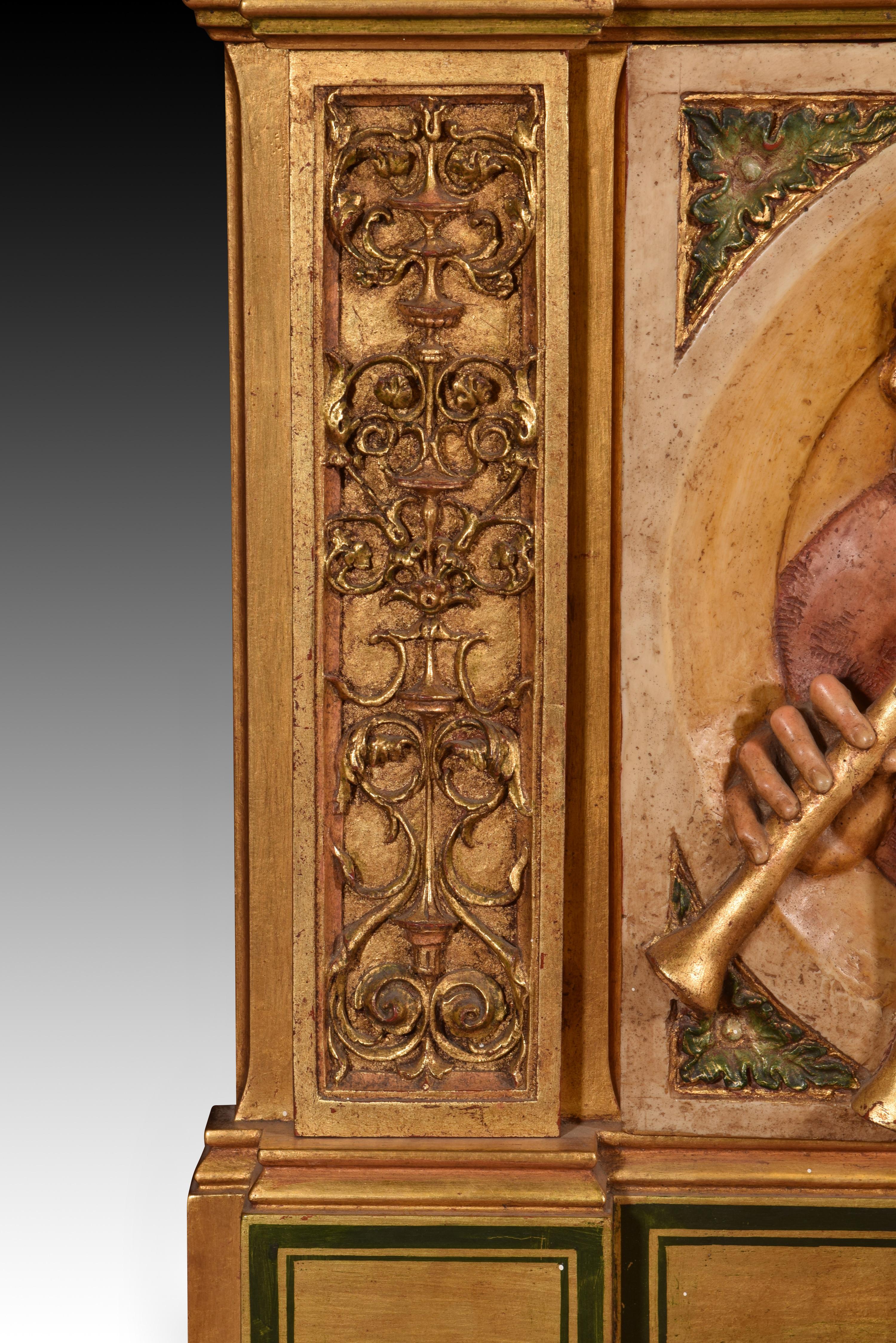 Renaissance Revival Musicians, relief. Molded alabaster. 20th century, after Renaissance models. For Sale