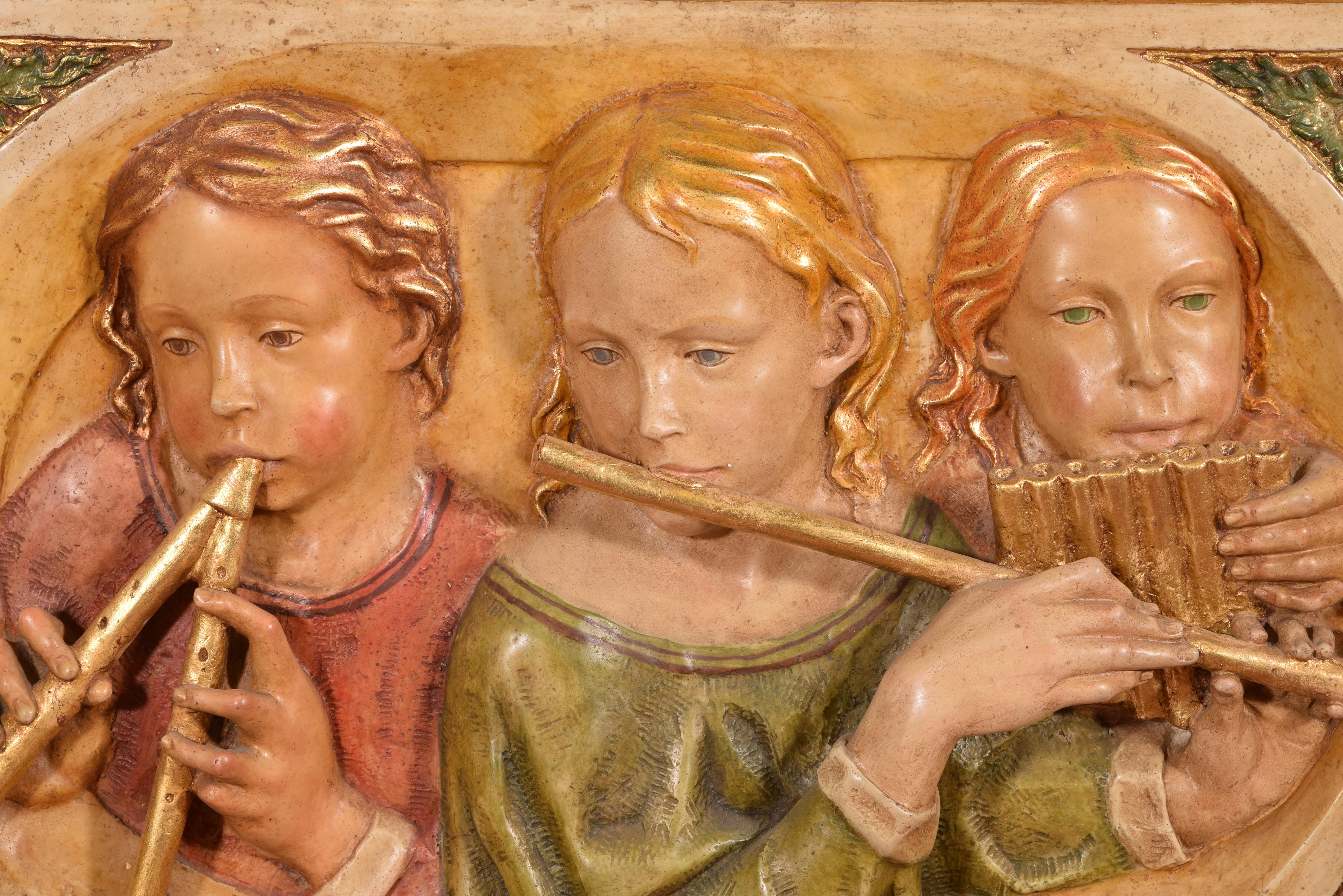Spanish Musicians, relief. Molded alabaster. 20th century, after Renaissance models. For Sale