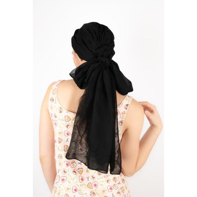 Muslin Turban in Black Silk For Sale 1