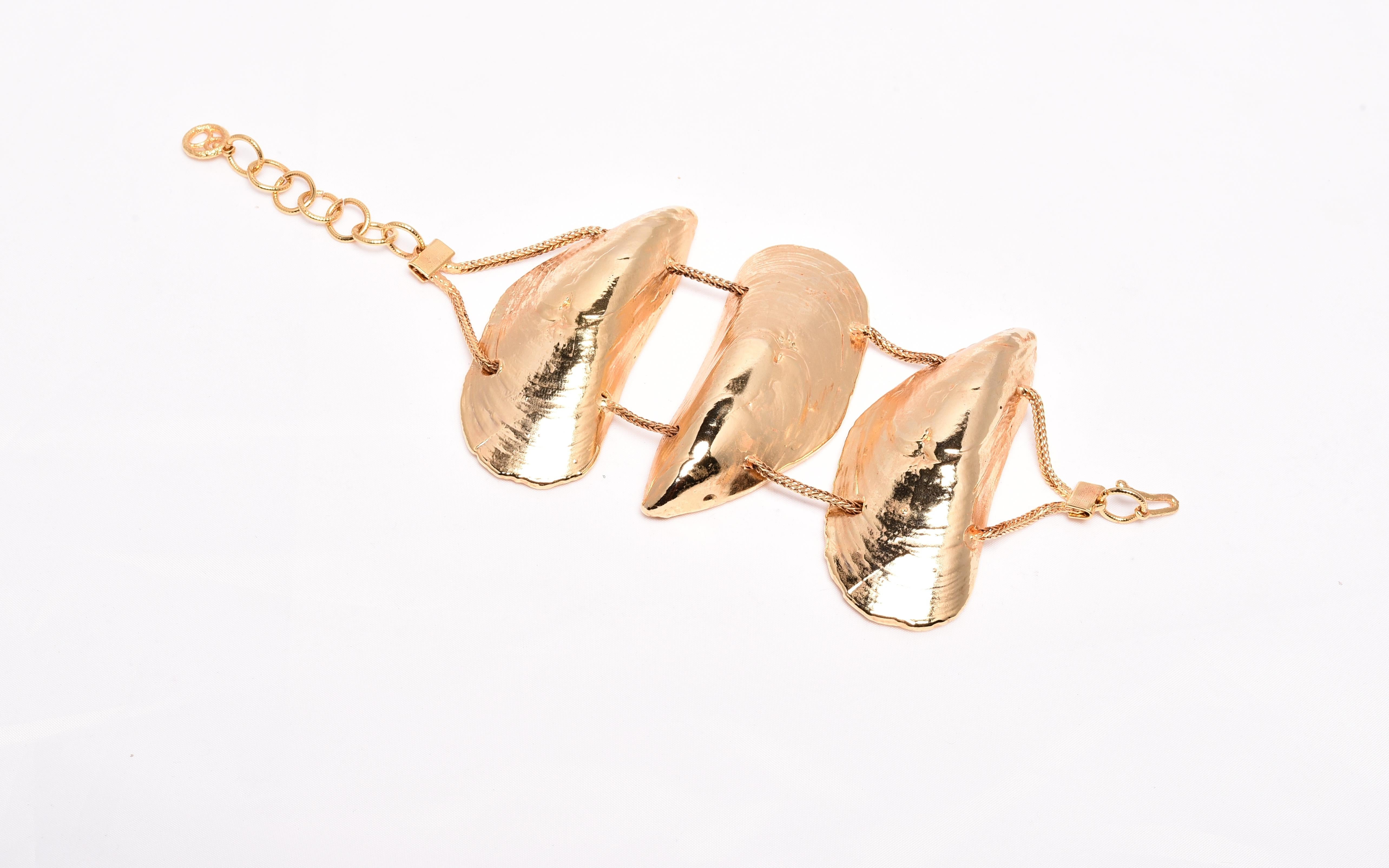 Women's Mussel Bracelet Gold in Gold For Sale