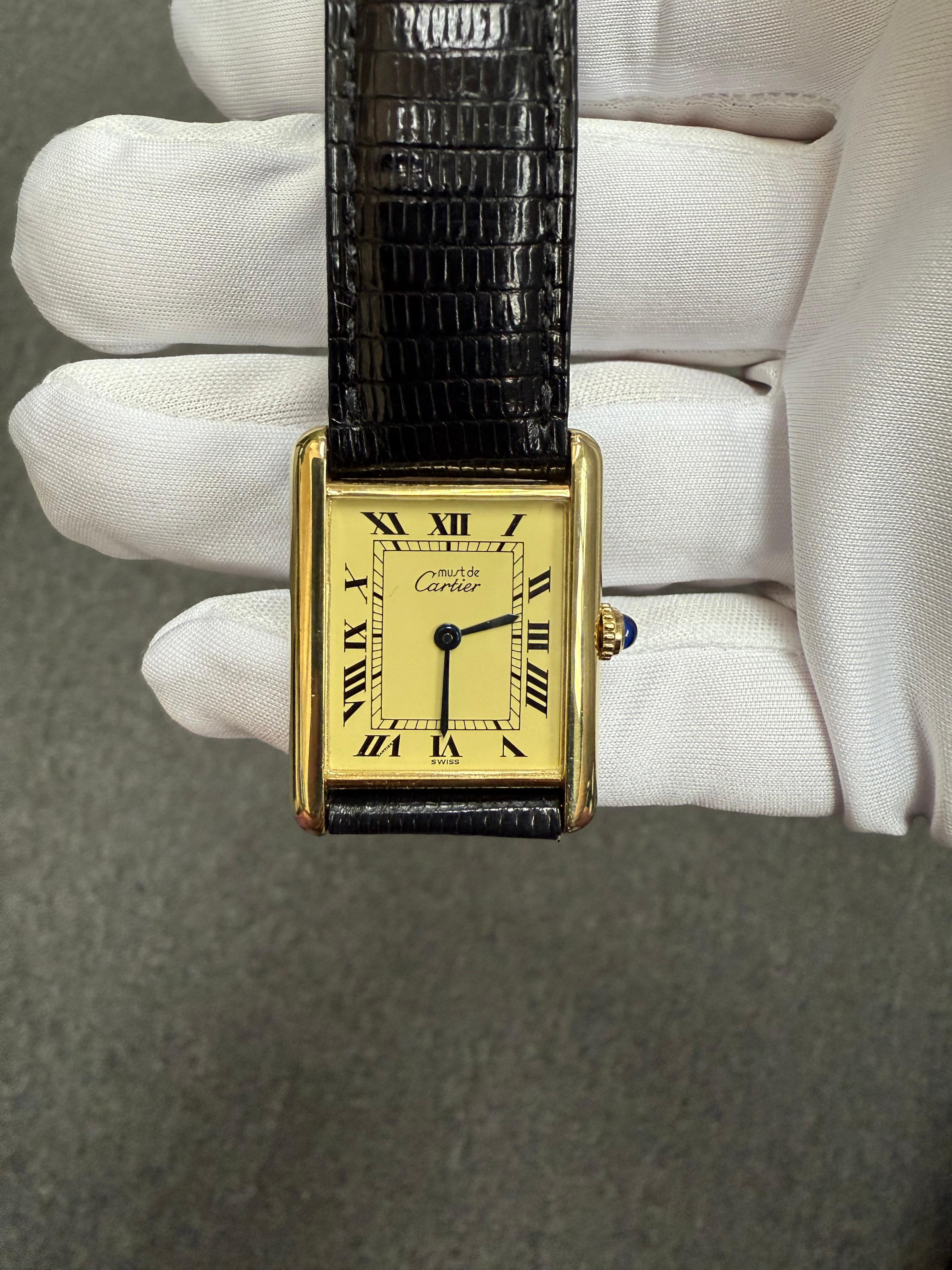 Must de Cartier Large Tank Vermeil Quartz Wristwatch Circa 1990 en vente 3