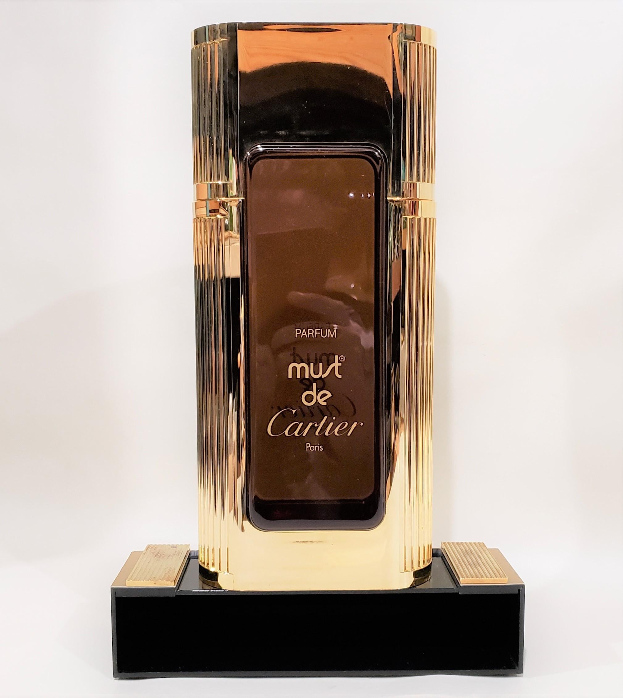 Acrylique Bouteille de parfum Must de Cartier Store Display Factice