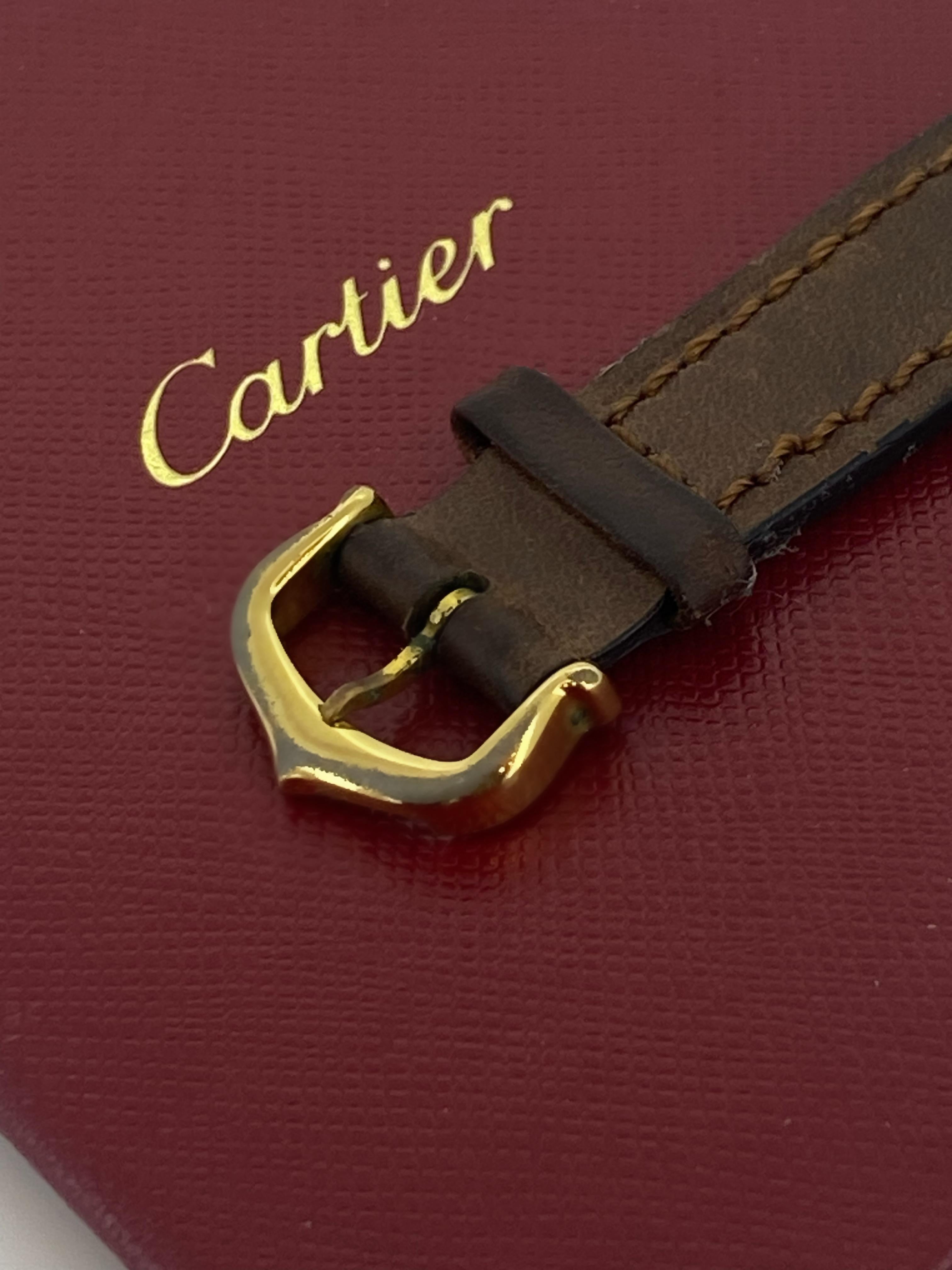 Montre Tank Must de Cartier pour femmes, plaquée or, argent doré et cadran bleu lapis Excellent état - En vente à MELBOURNE, AU