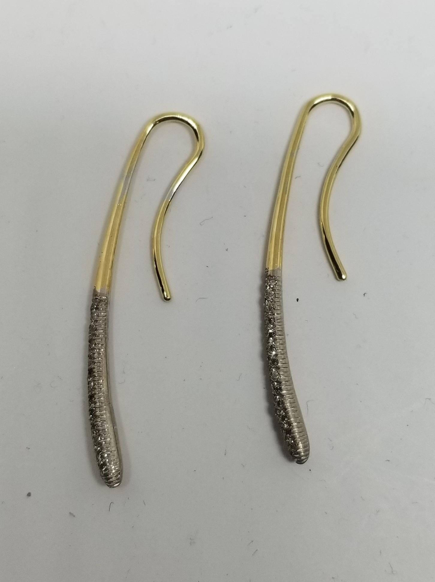 Must have Earrings 14k yellow gold Diamond Bar Dangle Earring Drop In New Condition For Sale In Los Angeles, CA