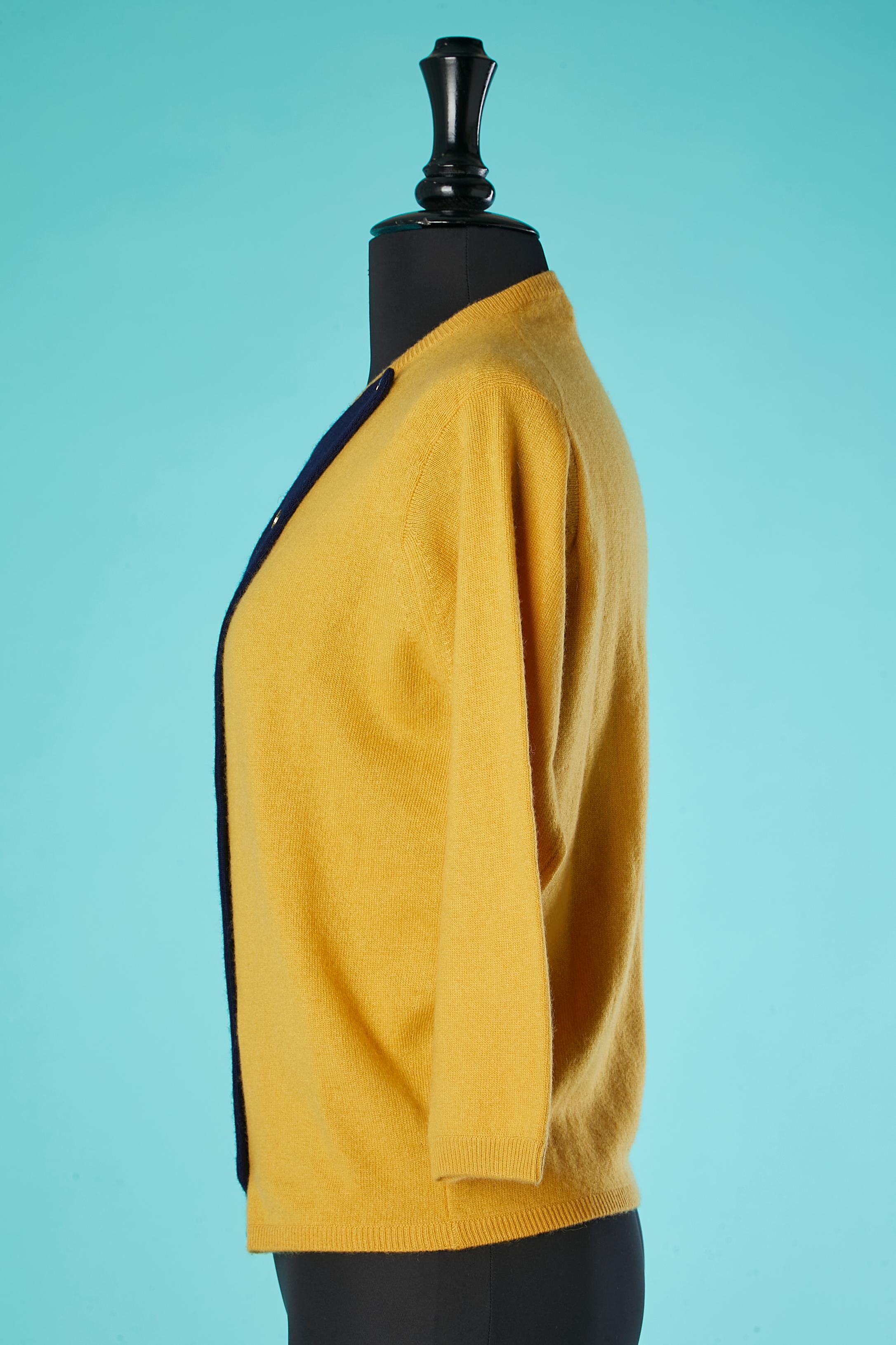Mustard and navy cashmere knit Trompe-l'oeil cardigan Roberta by R. Di Camarino In Excellent Condition For Sale In Saint-Ouen-Sur-Seine, FR