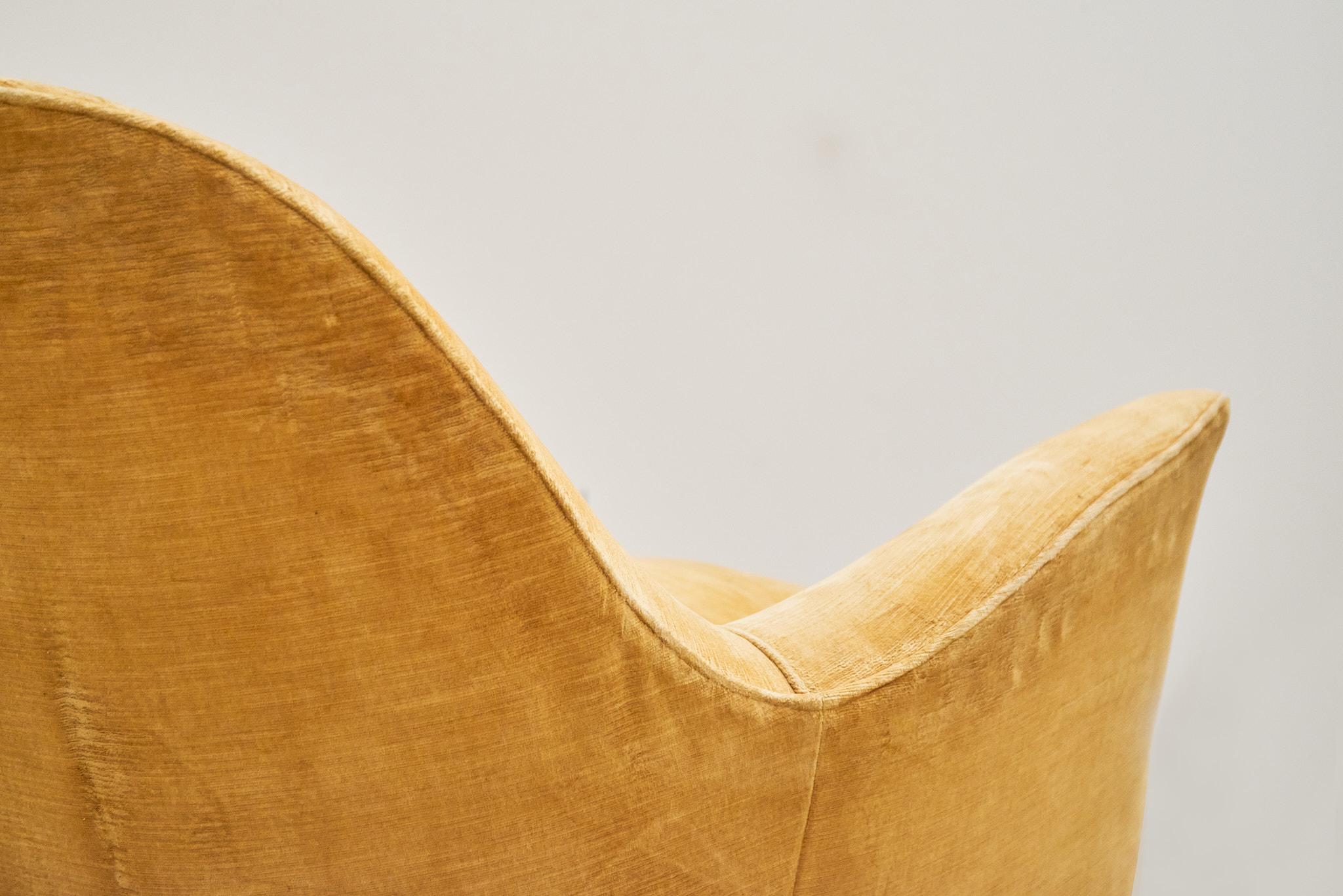 Velours Fauteuil moutarde attribué à Ico Parisi pour Ariberto Colombo, Italie, 1950 en vente