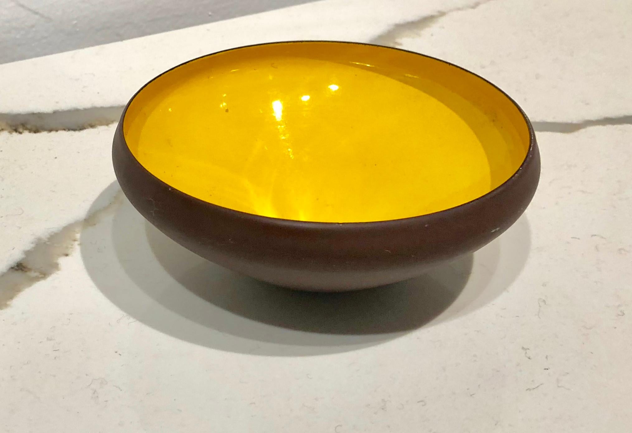 Mustard & Brown Enamel Metal Danish Modern Petite Bowl In Good Condition In San Diego, CA