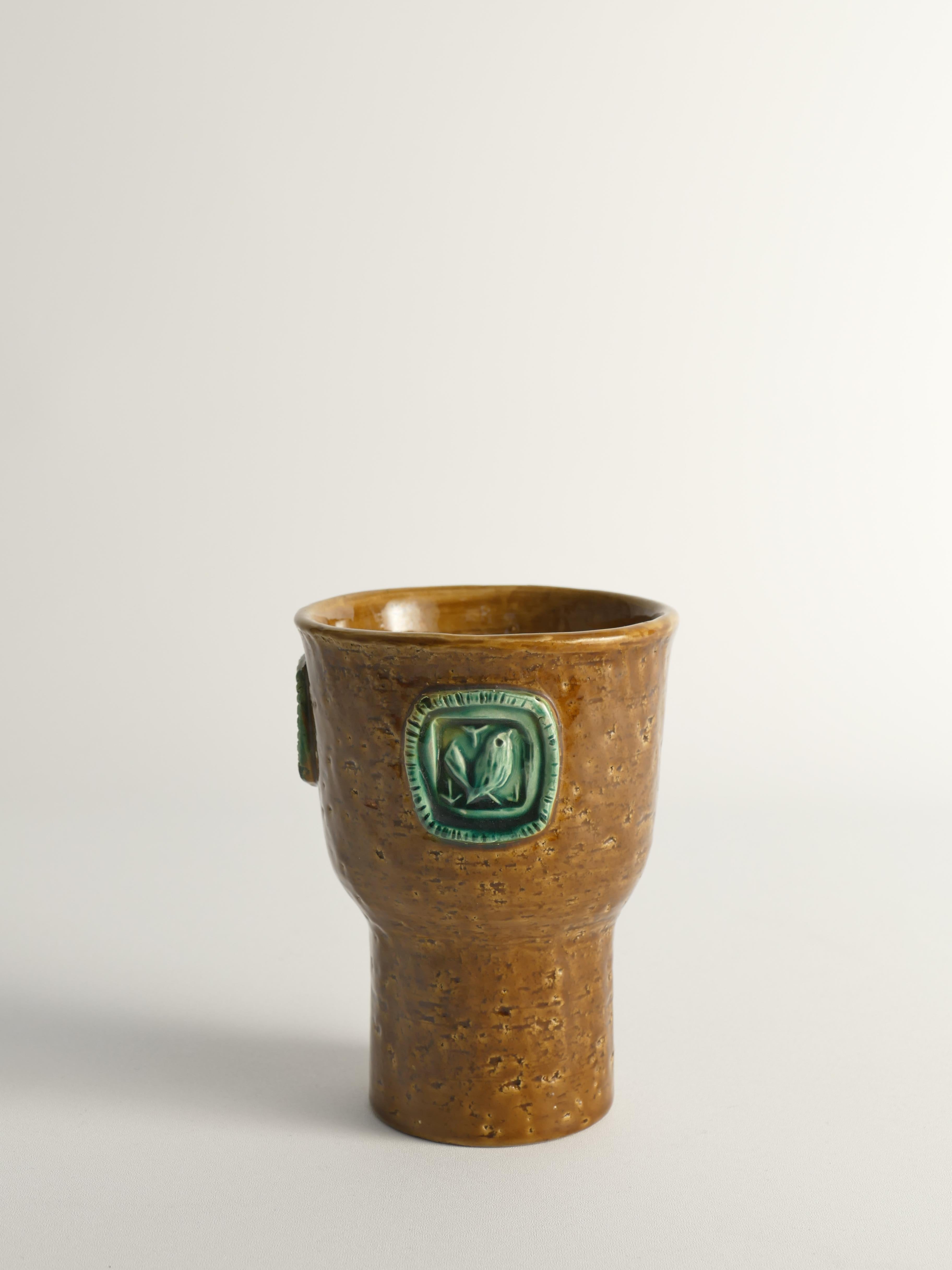 Jarrón de gres marrón mostaza con pájaros verde celadón de Aldo Londi para Bitossi Italiano en venta