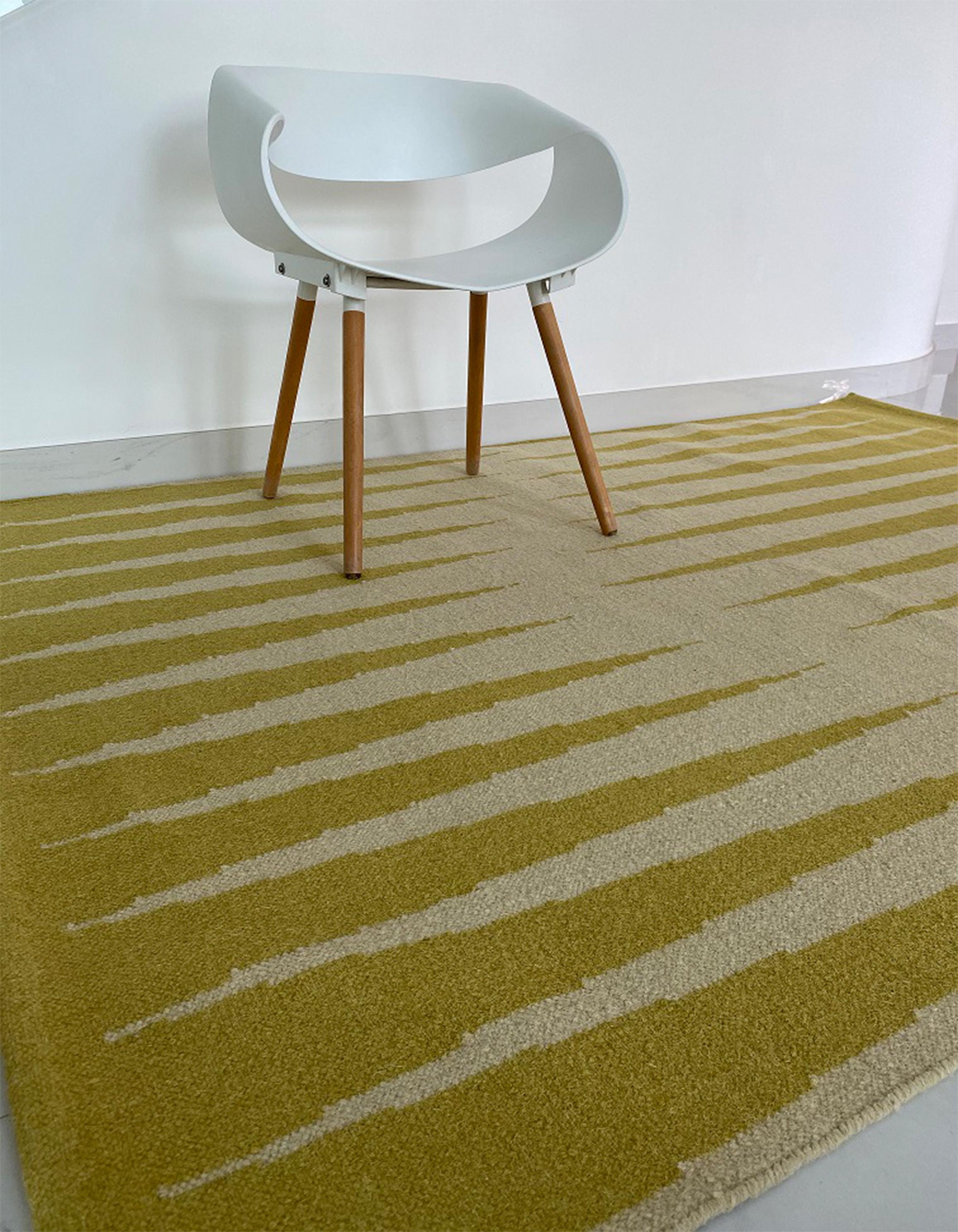 Hand-Crafted Rug 31st October - Dhurrie Modern Geometric Yellow & Beige Wool Handloom Carpet For Sale