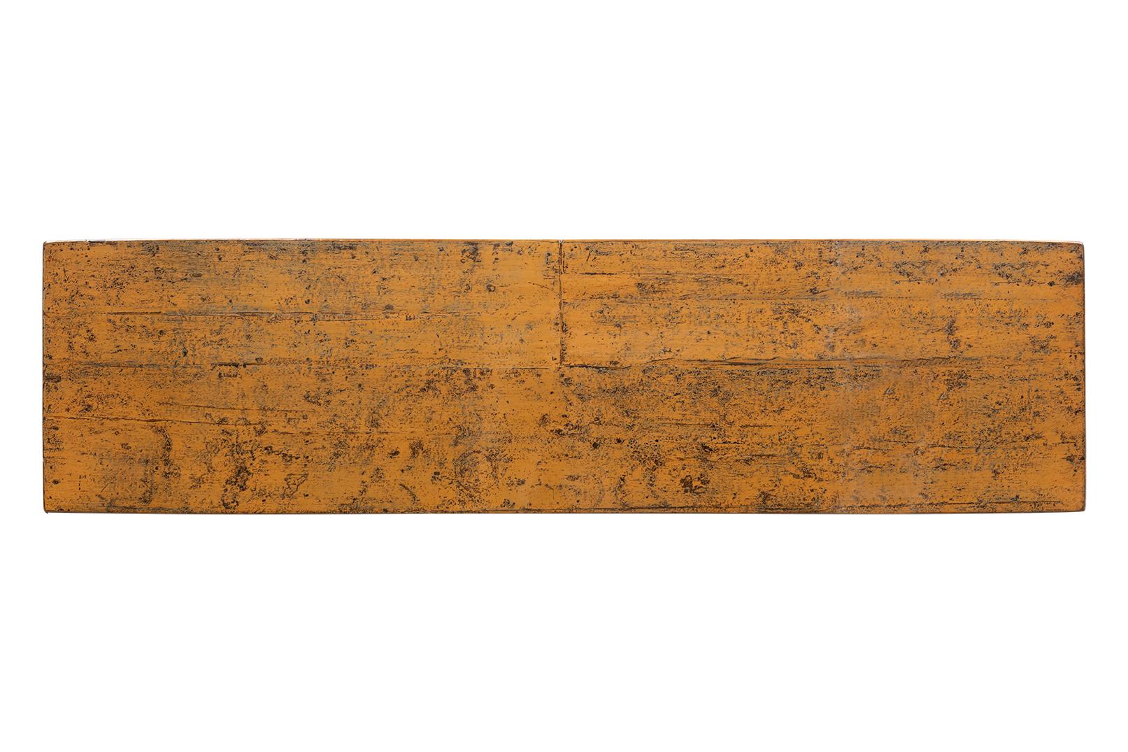 Bois Serveur à quatre portes laqué moutarde avec peinture patinée d'origine en vente