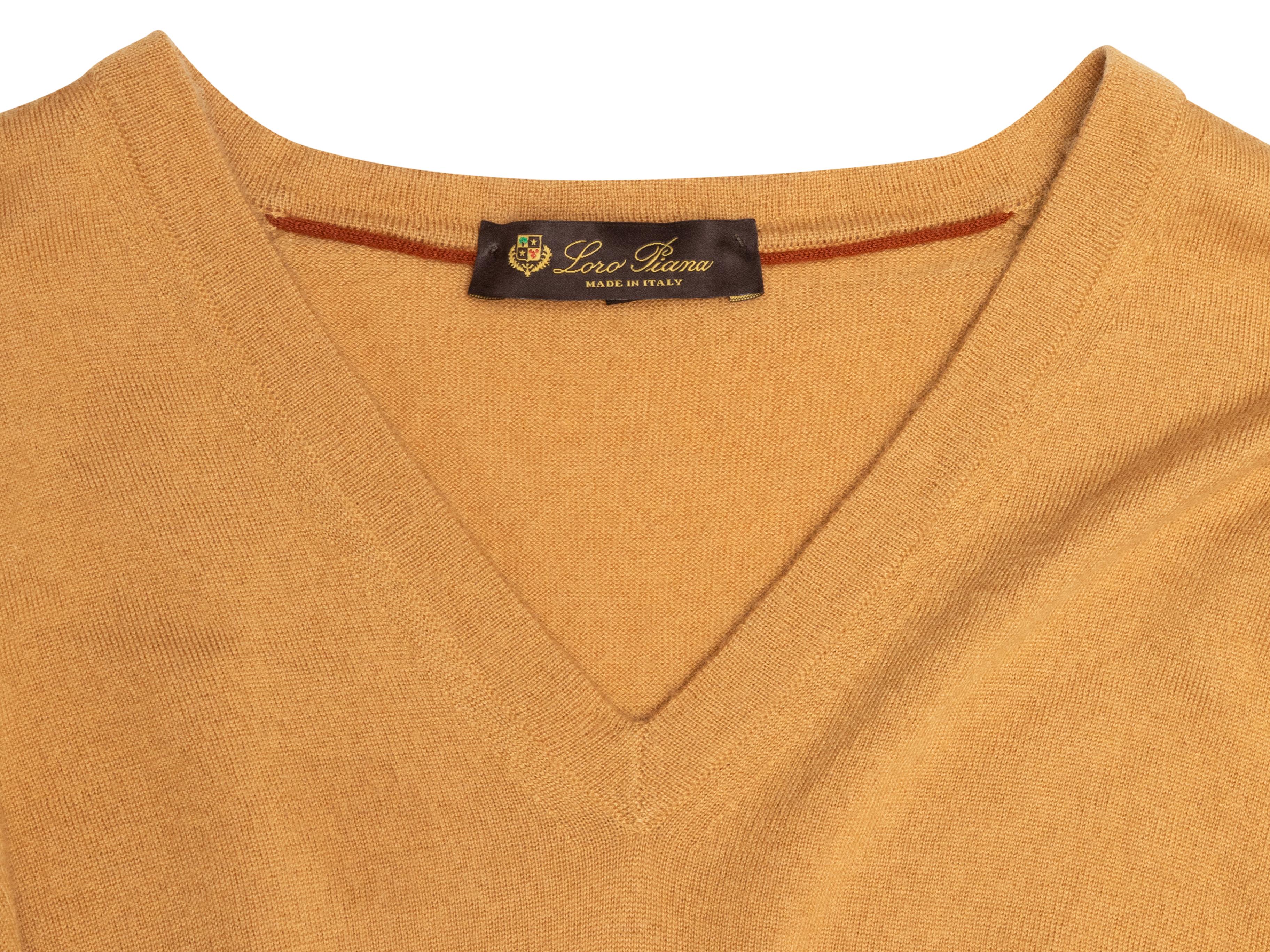 Jersey de cachemira Loro Piana mostaza con cuello en V Talla IT 54 en Bueno estado para la venta en New York, NY