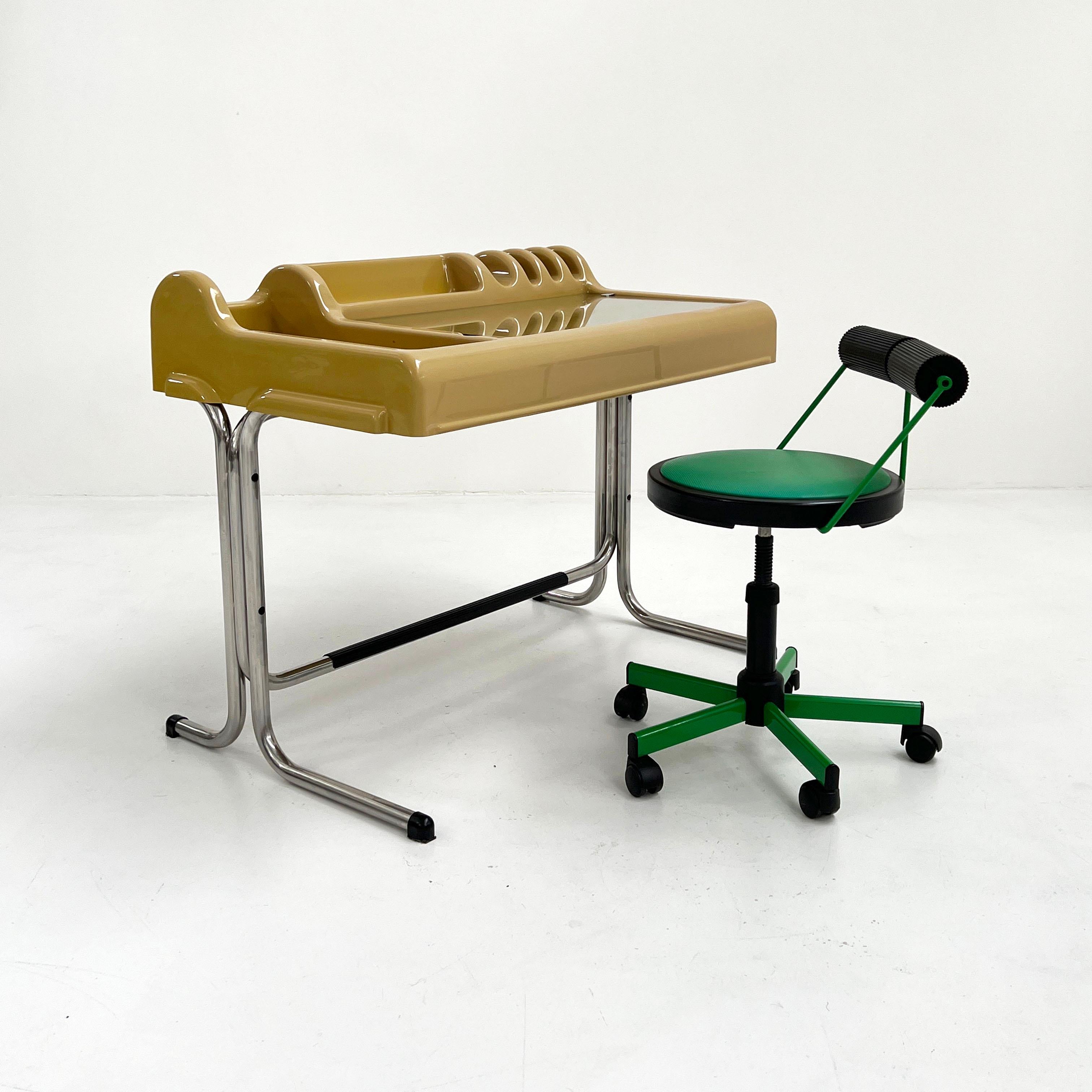 Mustard Orix Desk by Vittorio Parigi & Nani Prina for Molteni, 1970s 3