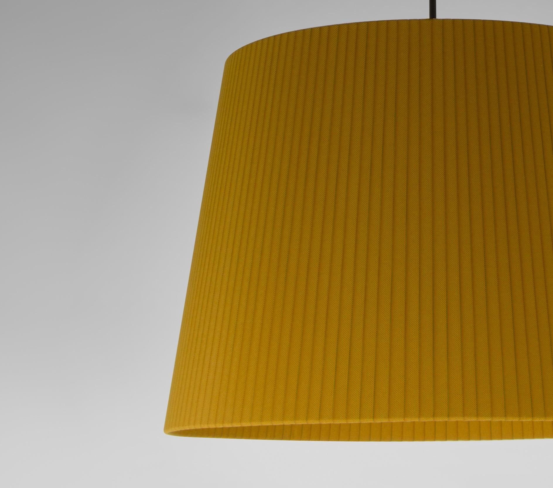 Modern Mustard Sísísí Cónicas GT1 Pendant Lamp by Santa & Cole For Sale