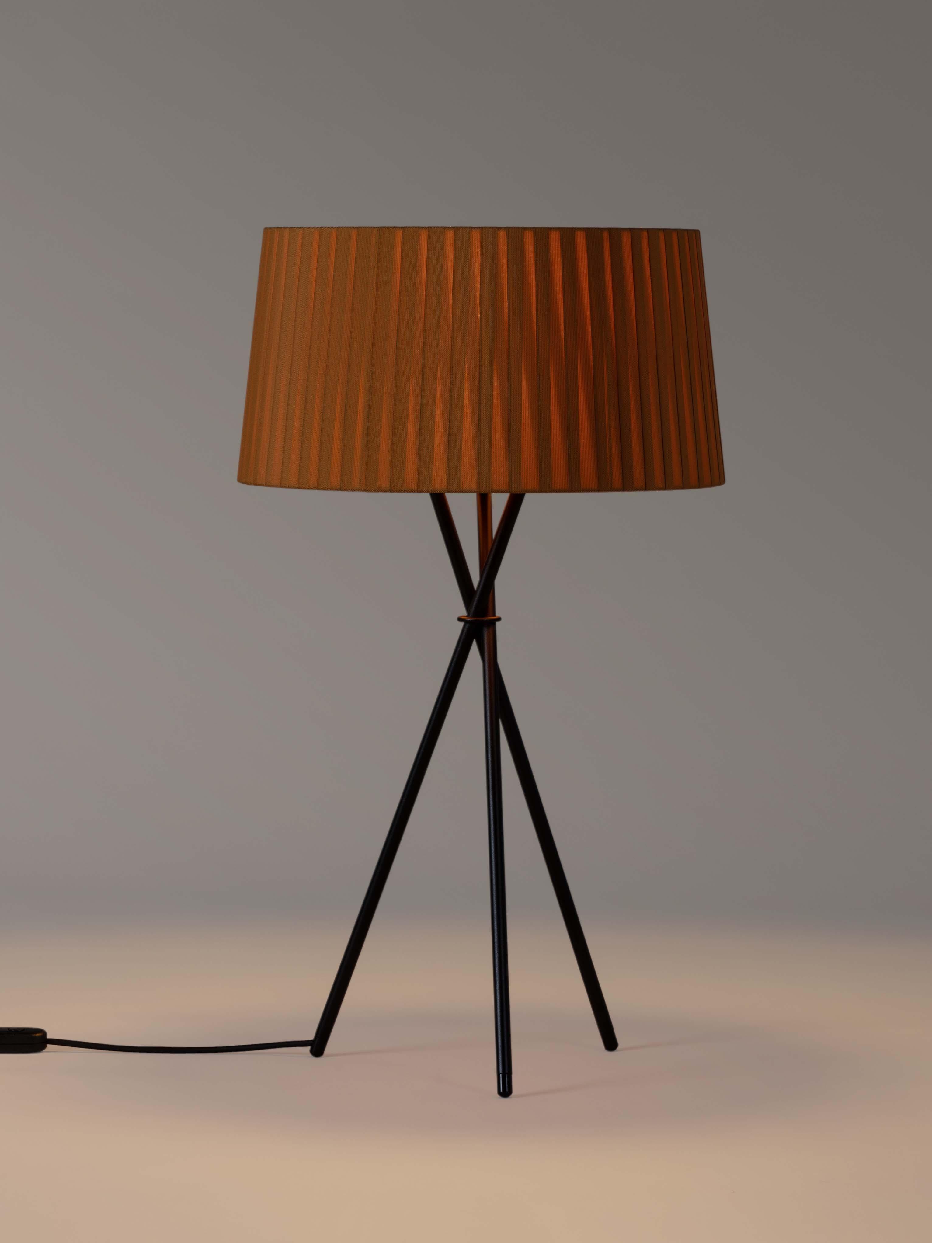 Modern Mustard Trípode G6 Table Lamp by Santa & Cole For Sale