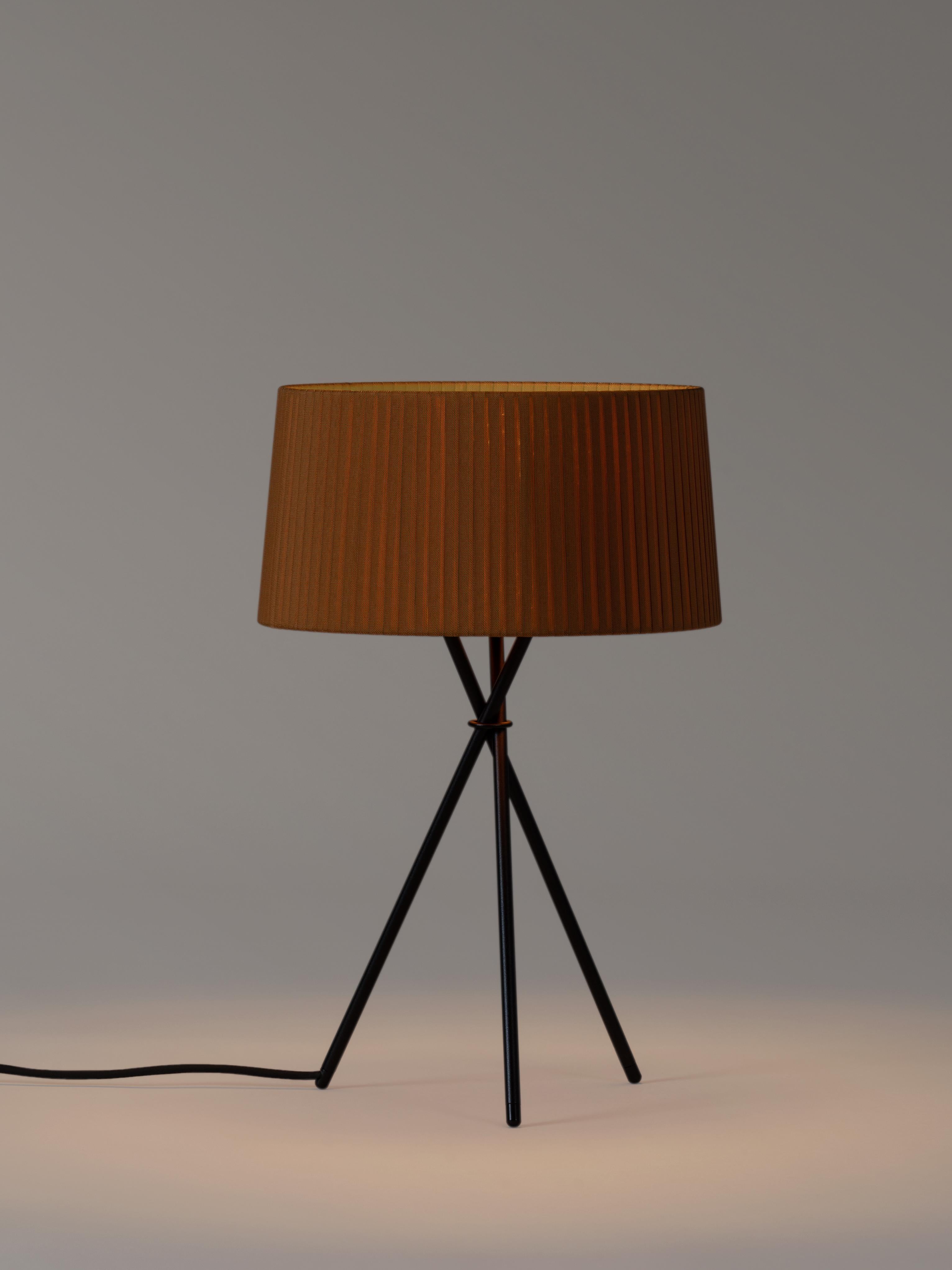 Modern Mustard Trípode M3 Table Lamp by Santa & Cole For Sale