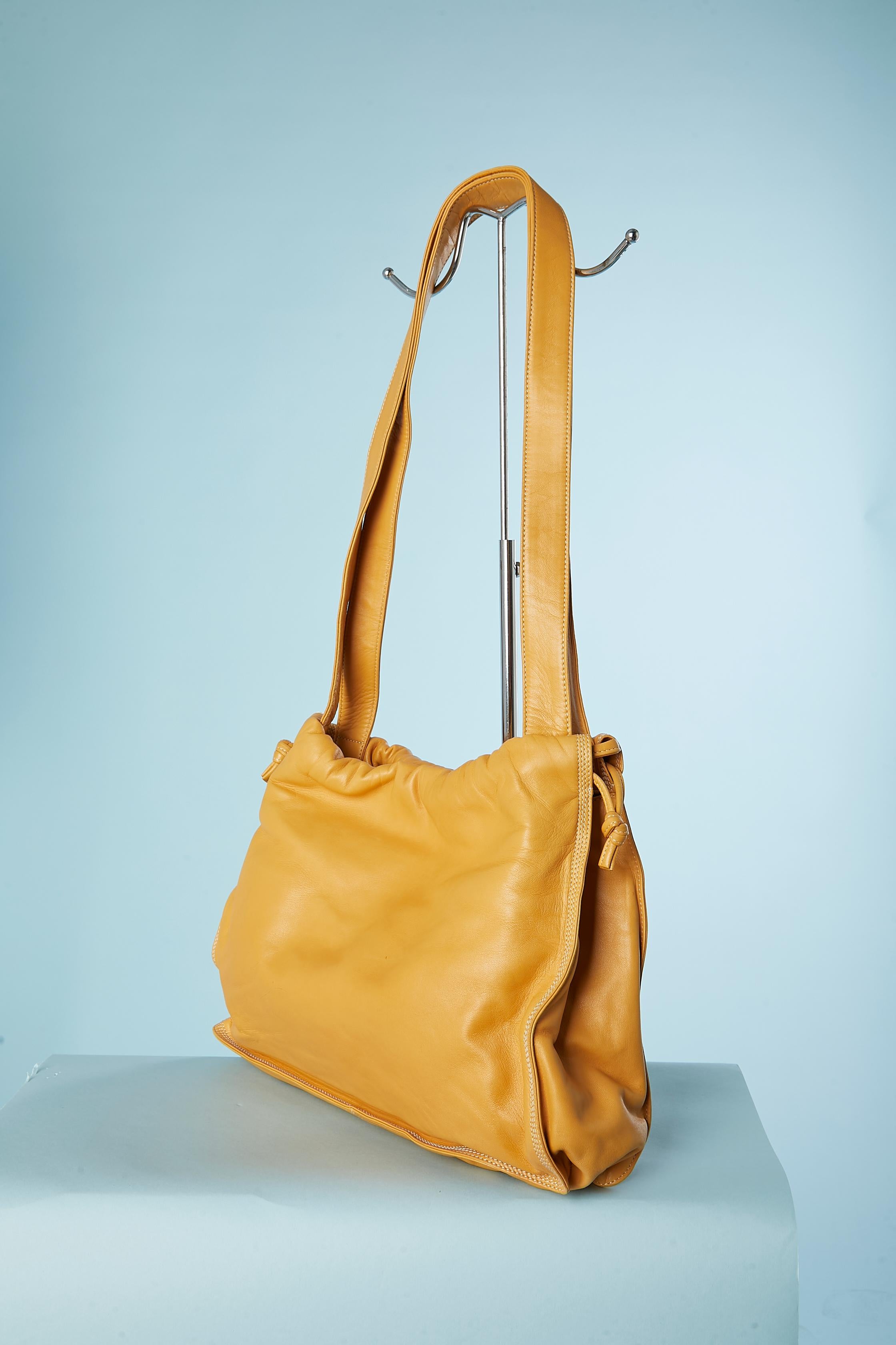Mustard yellow leather drawstrings bag Loewe Numbered  In New Condition For Sale In Saint-Ouen-Sur-Seine, FR