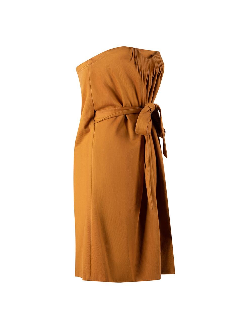 CONDITION is Very good. Minimal wear to dress is evident. Minimal wear to right-side of neck-edge with small discoloured marks and the interior zip is broken on this used Stella McCartney designer resale item.



Details


Camel

Cotton

Mini