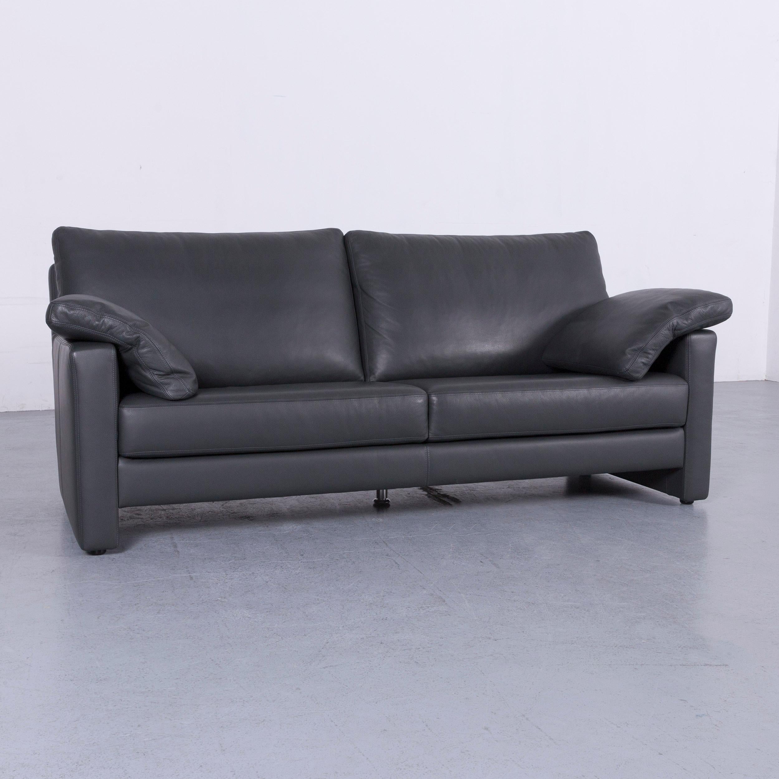 We bring to you an Musterring designer leather sofa black three-seat couch.




























    