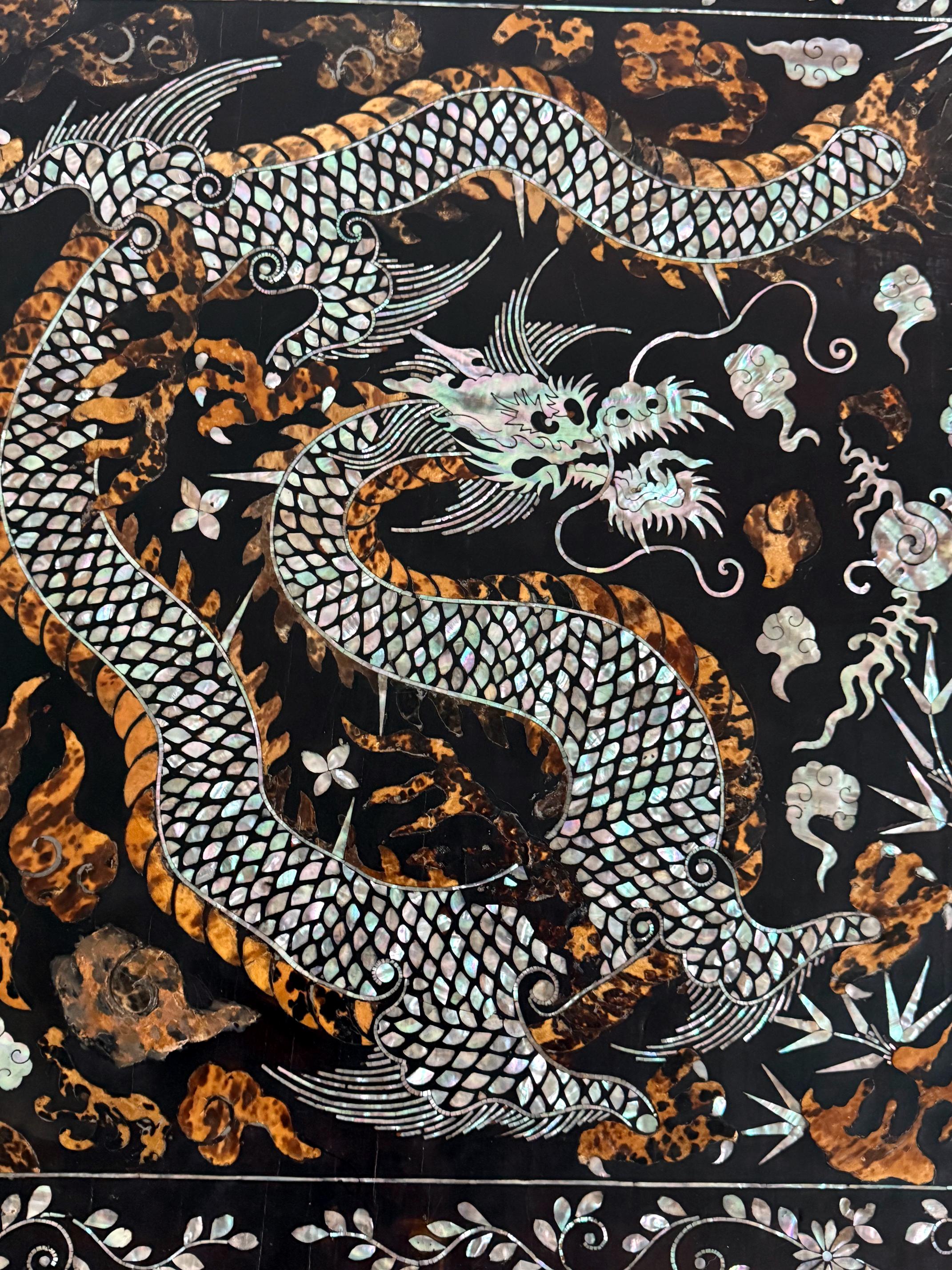 Museum Qualität antiken koreanischen Tisch mit herrlichen Intarsien Joseon-Dynastie (19. Jahrhundert) im Angebot