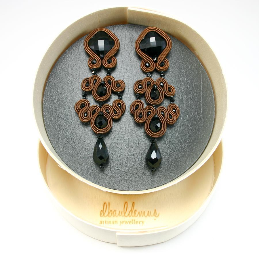 Musula Jet Schwarzes Gothic-Holz  Soutache-Ohrringe mit Silberverschluss  (Achteckschliff) im Angebot