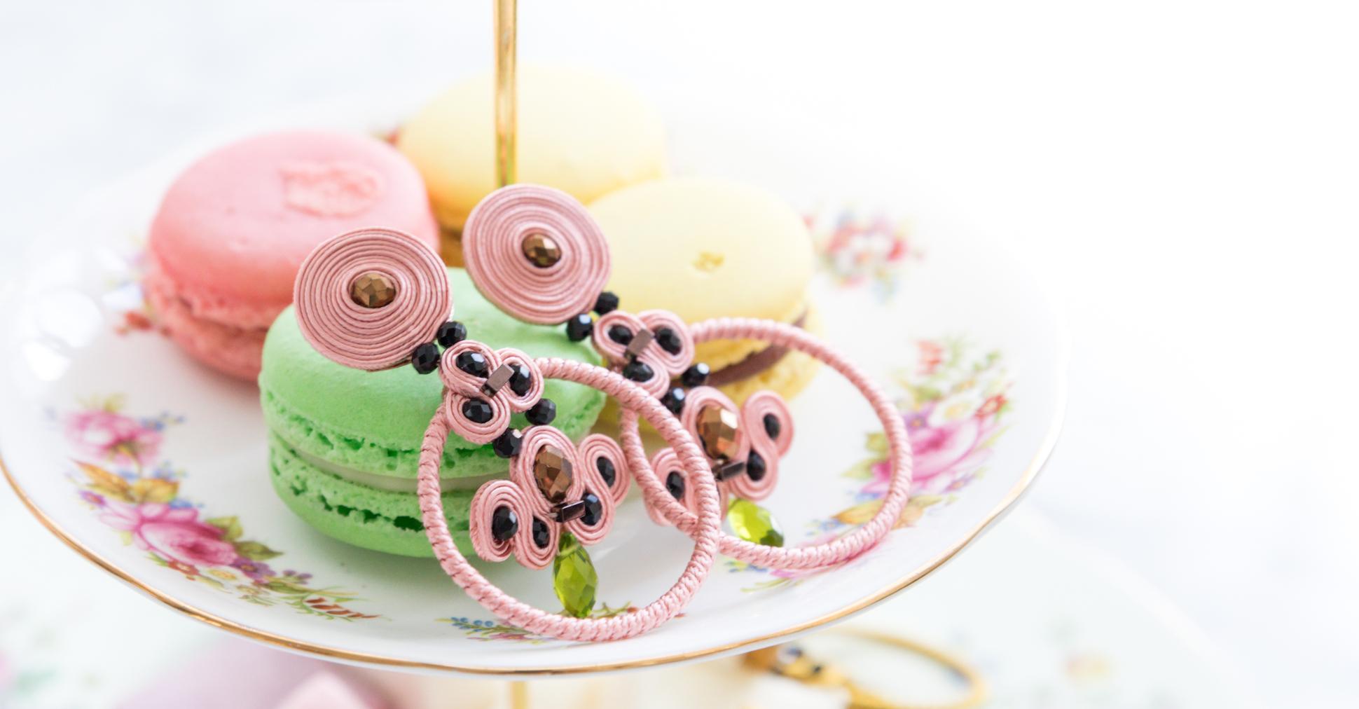 Musula La Patisserie Macarons Pistache Earrings
La Patisserie Collection is a special homage to sweet lovers
Musula in the Fall collection 2021 wants  to pay tribute to the sweet and delicate Pastry world. Pastries have been always a must at our