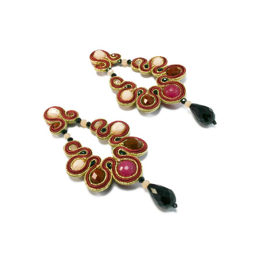 Musula Marie Antoinette Diana
Musula Soutache earrings made of rayon yarn 2mm, crystal beads and agate. Silver closure. 
Also in Green option
Earring Length 10cm or 3.93inches 
Back finish in natural smooth and thin leather 
READY TO SHIP
*Shipment