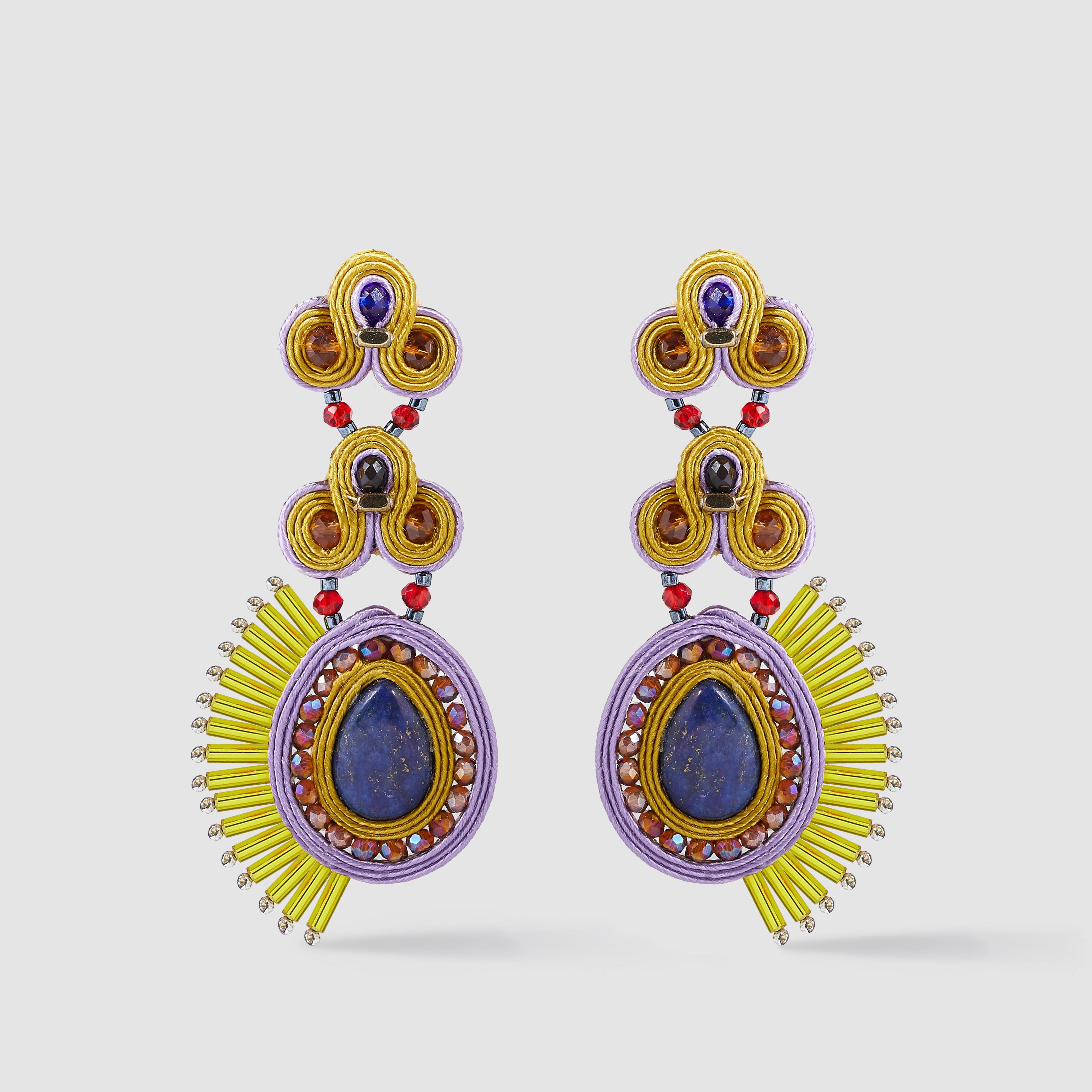 Musula Personalissima Micaela Ice Soutache Earrings
Soutache earrings made with silk rayon and crystal beads & silver closure

Hand-sewn earrings.
Rayon yarn 2mm.
Lapis lazuli, hematite and rock crystal beads.
Silver nut XL
Length 7cm 
Ultralight,