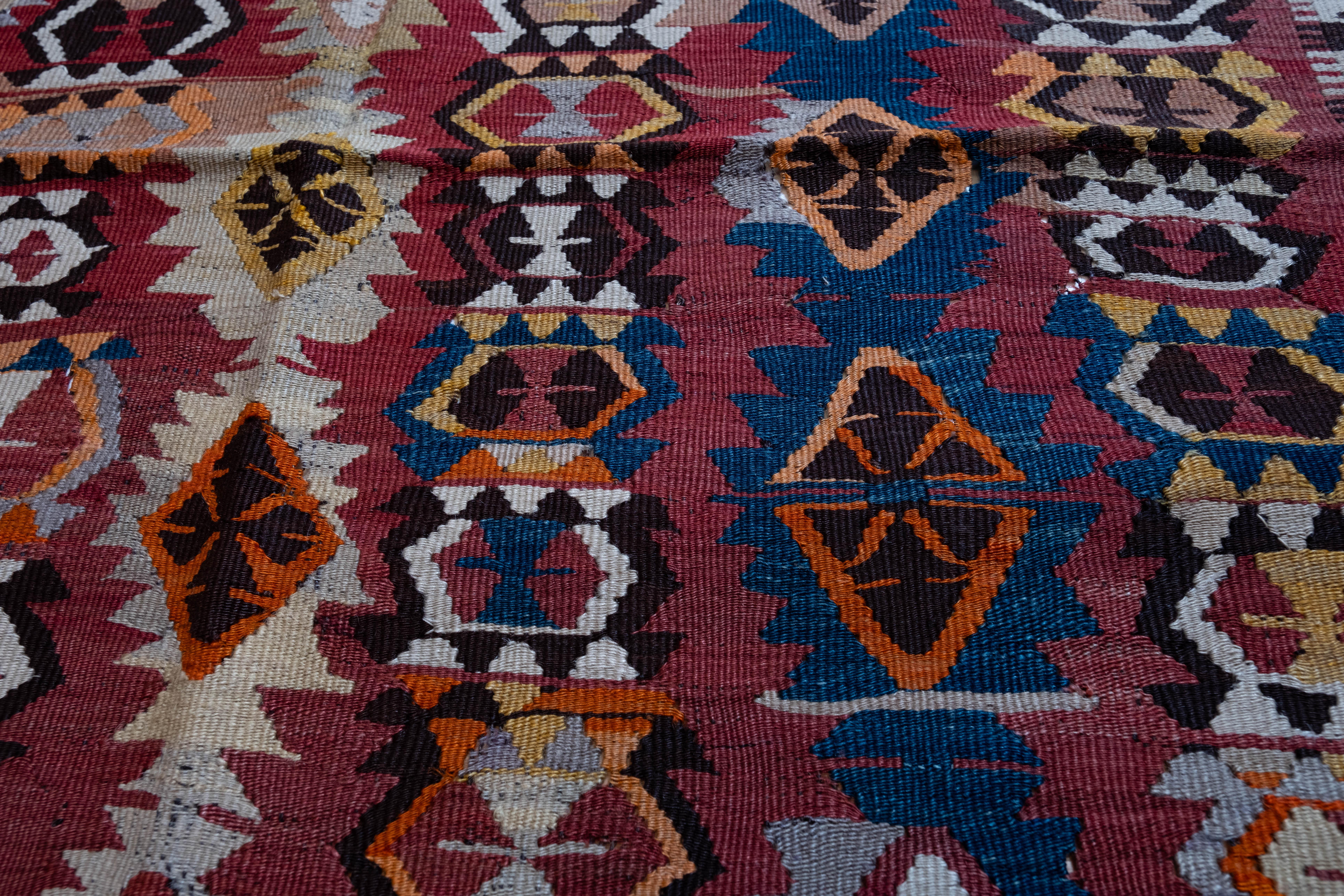 Mut Kilim Rug Vintage Wool Old Eastern Anatolian Turkish Carpet In Good Condition For Sale In Tokyo, JP